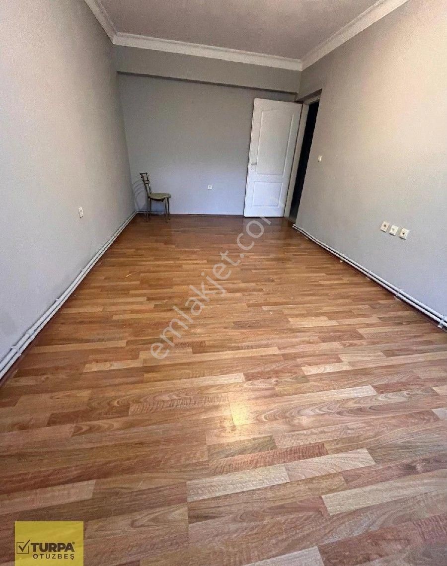 Turpa Otuzbeş'ten Bahar Mahallesinde Genç Binada 2+1 Kiralık - Görsel 11