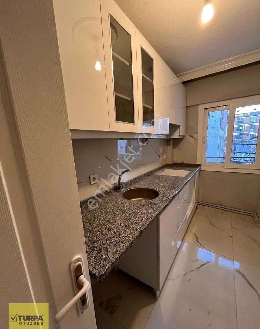 Turpa Otuzbeş'ten Bahar Mahallesinde Genç Binada 2+1 Kiralık - Görsel 3