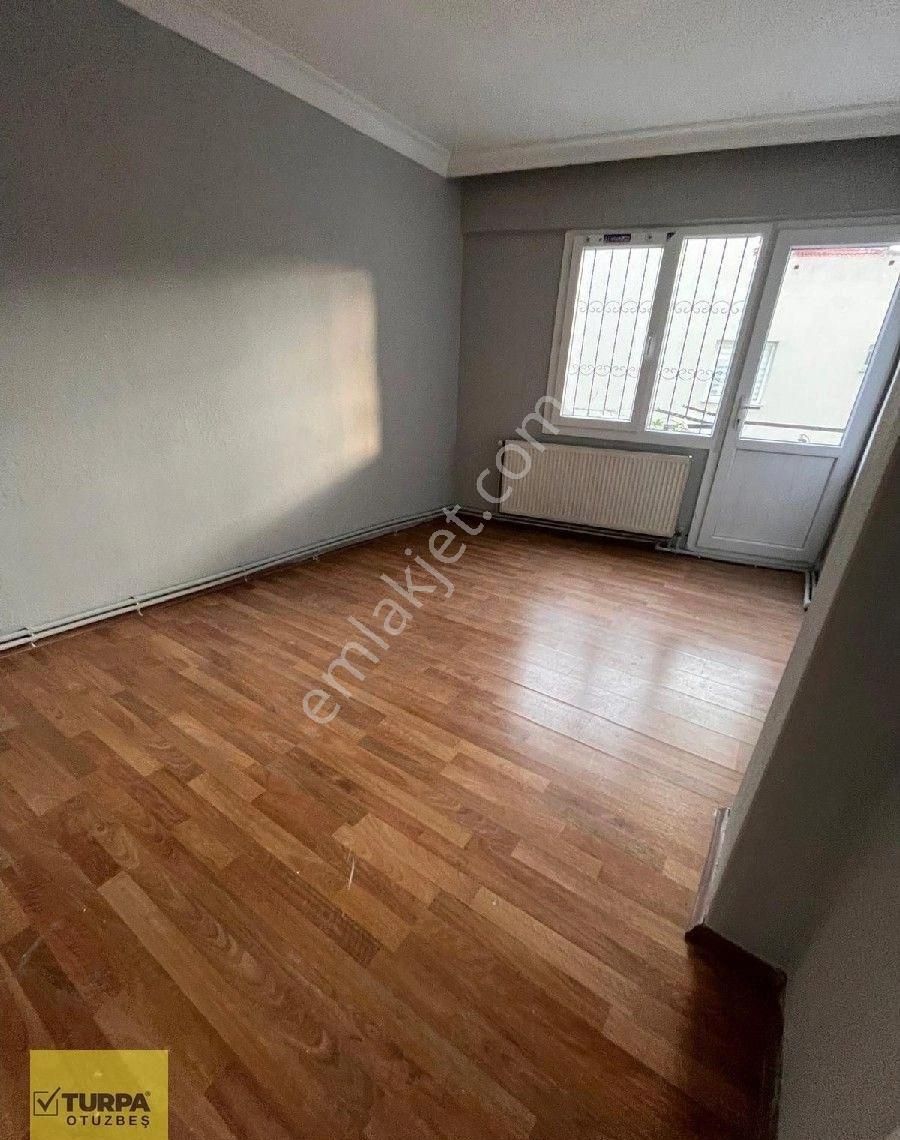Turpa Otuzbeş'ten Bahar Mahallesinde Genç Binada 2+1 Kiralık - Görsel 6