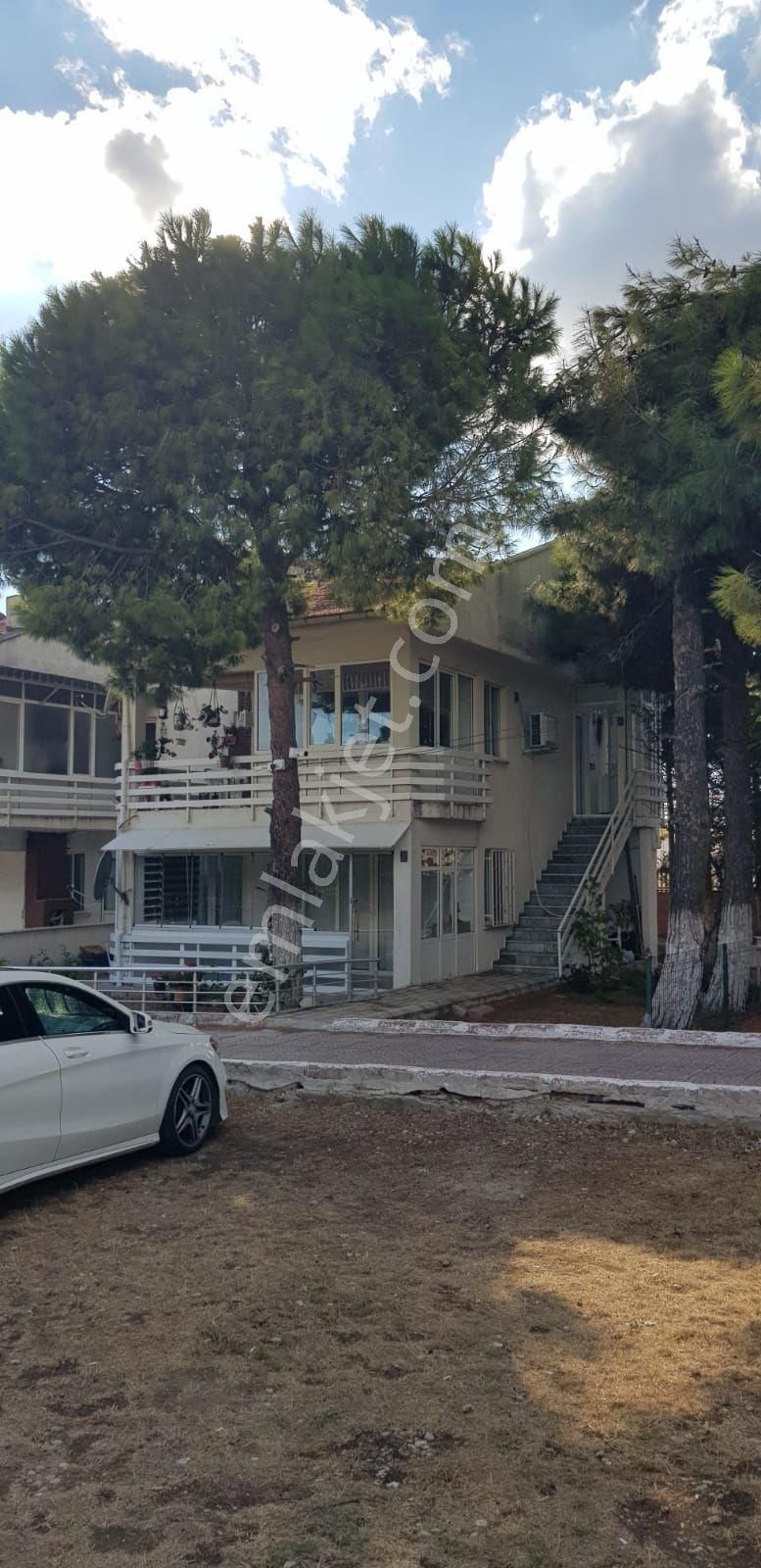 Site İçinde Sahile 200 M Satılık Yazlık