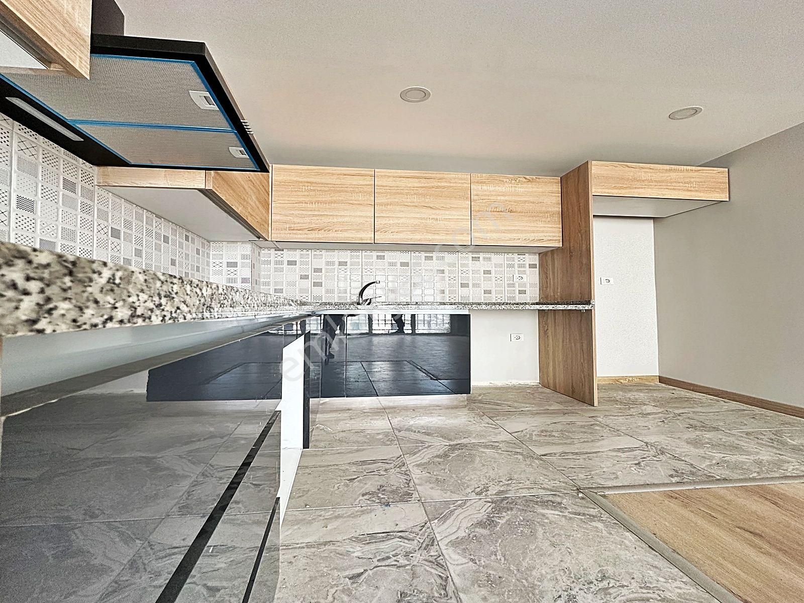 Merkezi Konumda Metrobüse Yakın 1+1 Site İçinde Lüks Daire !!! - Görsel 17