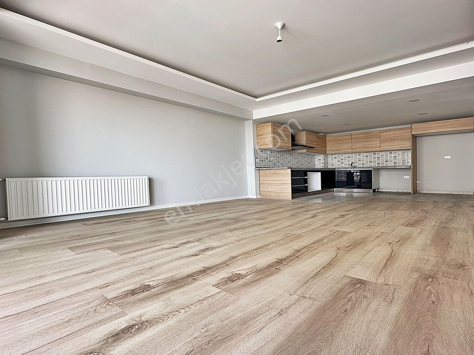 Merkezi Konumda Metrobüse Yakın 1+1 Site İçinde Lüks Daire !!! - Görsel 14