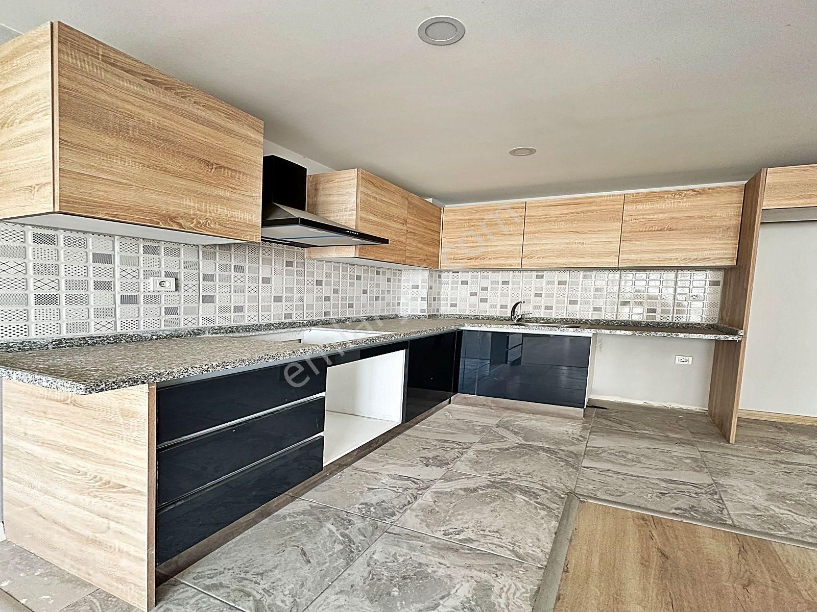 Merkezi Konumda Metrobüse Yakın 1+1 Site İçinde Lüks Daire !!! - Görsel 9