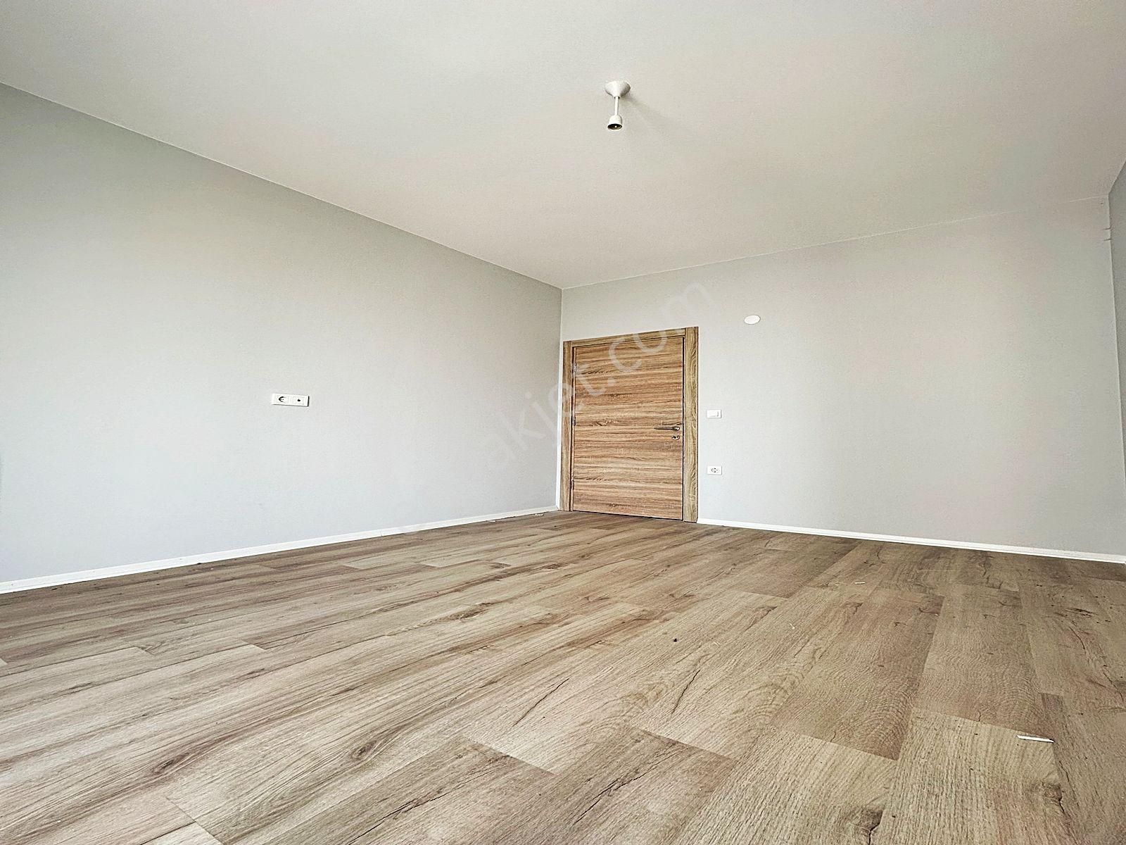 Merkezi Konumda Metrobüse Yakın 1+1 Site İçinde Lüks Daire !!! - Görsel 5