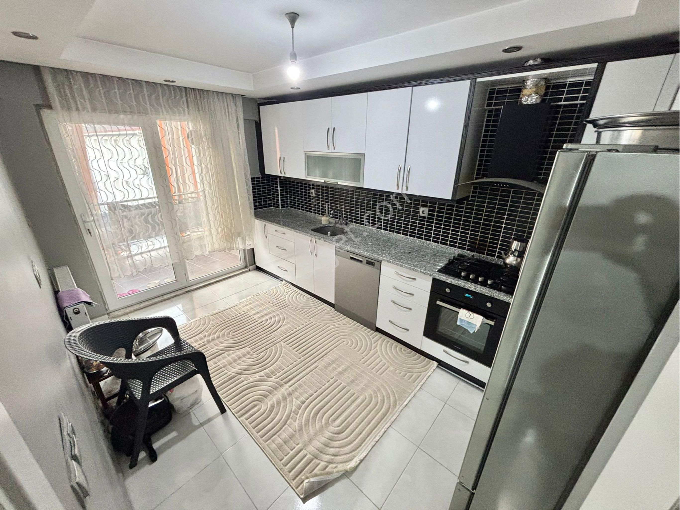 İstiklalde 155 M2 3+1 Arakat 11 Yıllık Fırsat Daire - Görsel 2