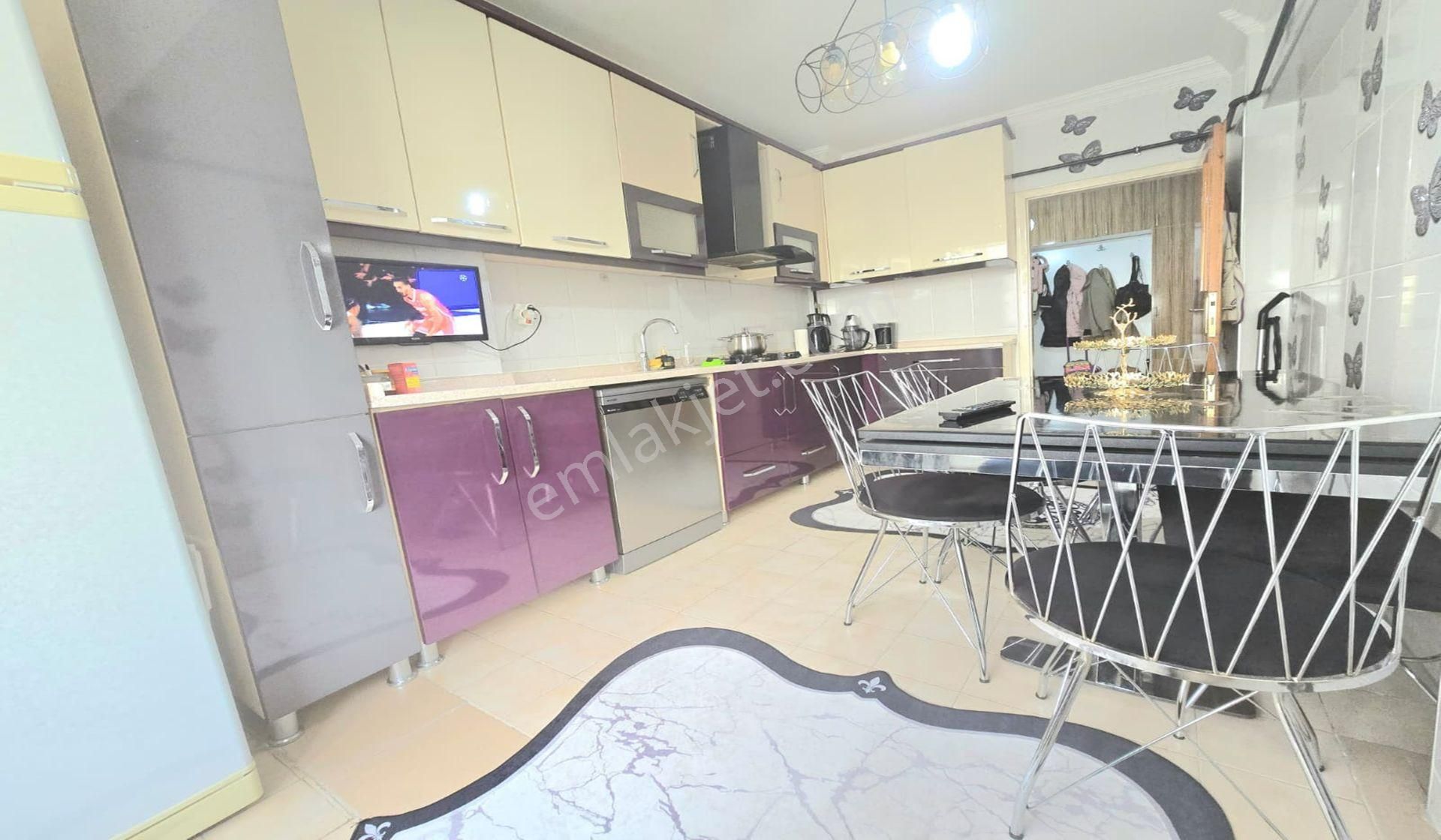 Kuşcağızda Cadde Üzerinde 3+1 Katta Masrafsız Yapılı - Görsel 5