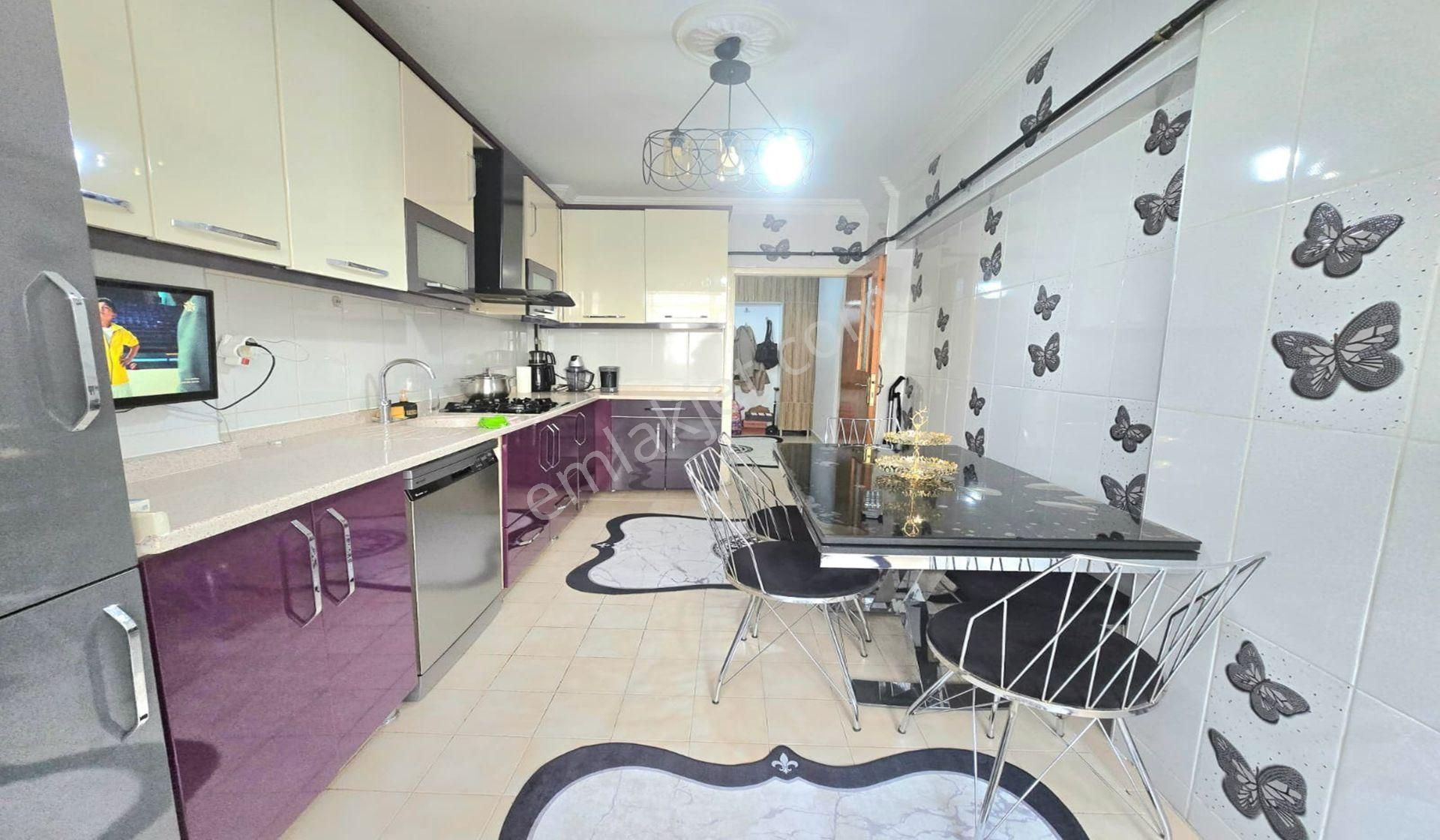 Kuşcağızda Cadde Üzerinde 3+1 Katta Masrafsız Yapılı - Görsel 4