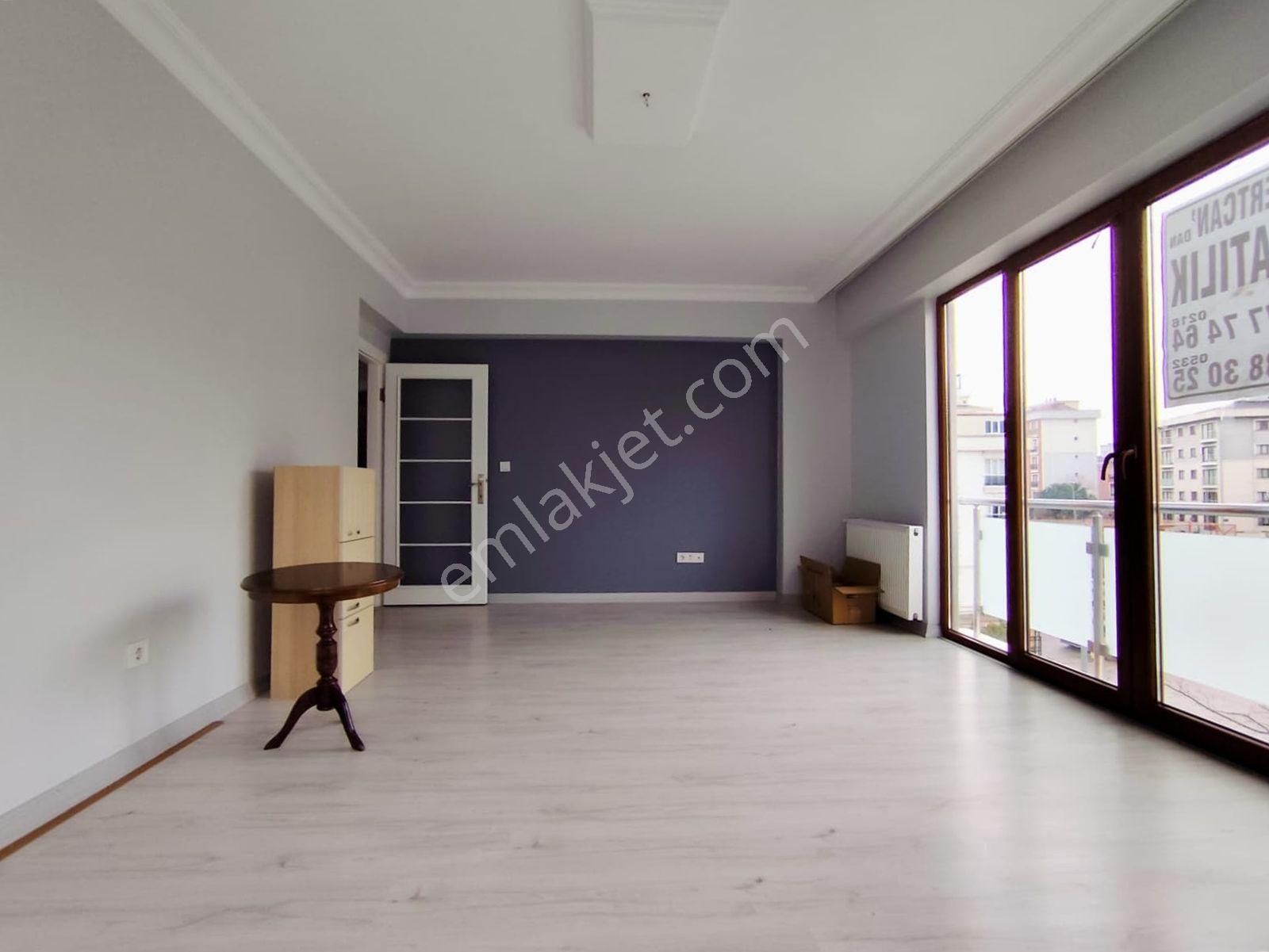 Mertcan Dan Cumhuriyet Mah İçi Full Yenilenmiş 2+1 Ankastreli - İskanlı - Görsel 4