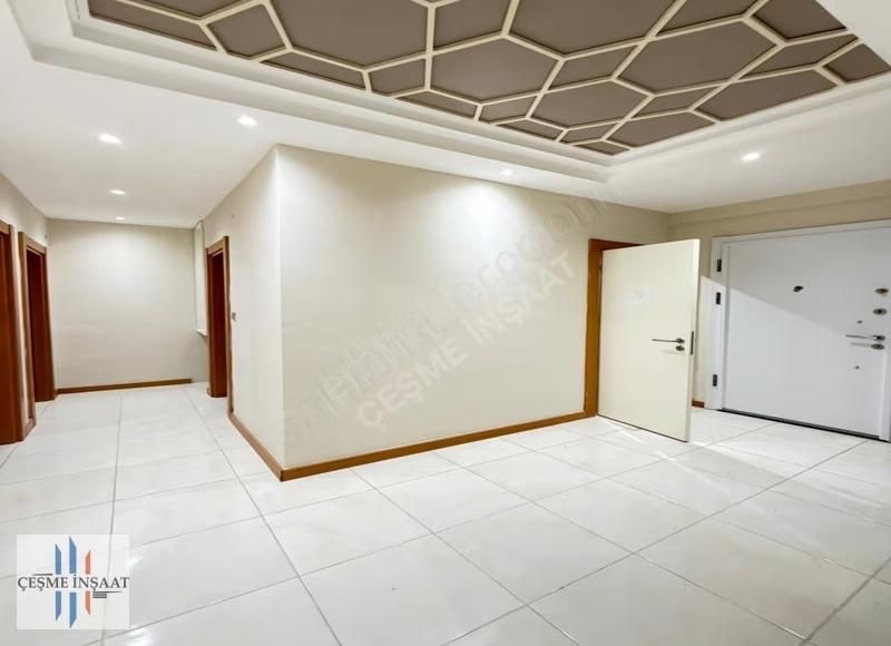 Beykent Kolejler Bölgesinde Full Concept Site İçi 2,5+1 Ara Kat - Görsel 7