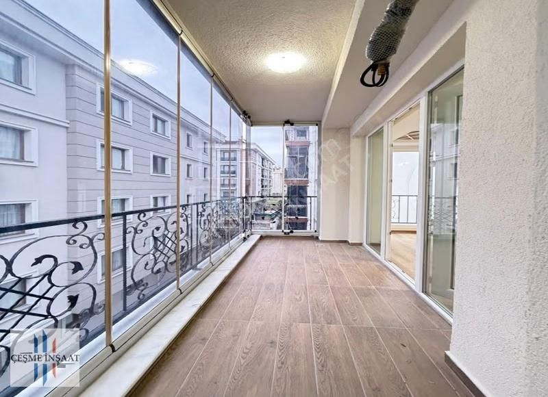 Beykent Kolejler Bölgesinde Full Concept Site İçi 2,5+1 Ara Kat - Görsel 6