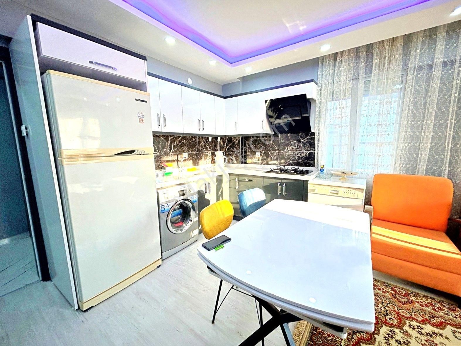 Aygülden Akçay Merkez'de Kordona Ve Denize Çok Yakın Full Eşyalı Ön Cephe Masrafsız 2+1satılık Daire - Görsel 2