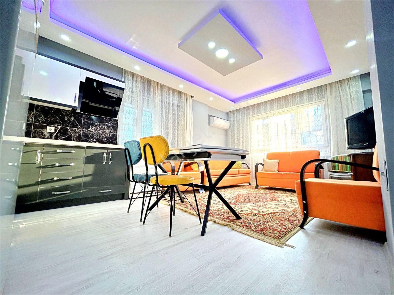 Aygülden Akçay Merkez'de Kordona Ve Denize Çok Yakın Full Eşyalı Ön Cephe Masrafsız 2+1satılık Daire