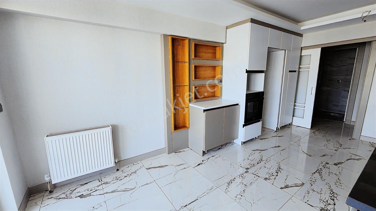 Törekent Mah. Serra Bulvar'da 14. Katta 4+1 Kiralık Daire - Görsel 16