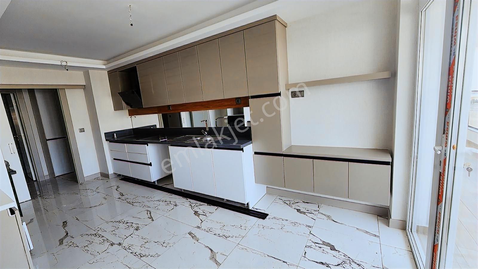Törekent Mah. Serra Bulvar'da 14. Katta 4+1 Kiralık Daire - Görsel 7