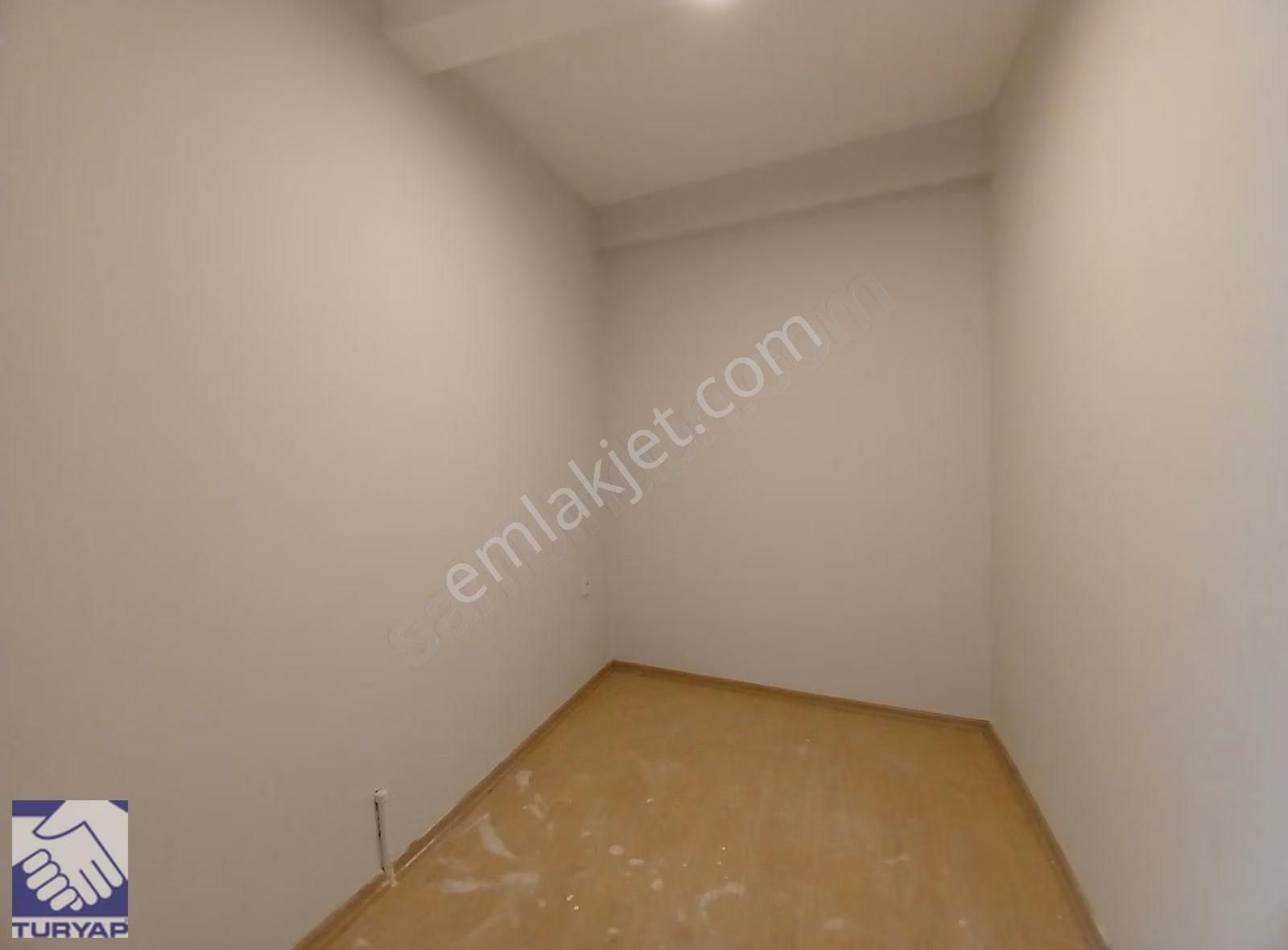 Kuşadasında Sahile 3 Dakika Yürüme Mesafesinde Kiralık 1+1 Daire - Görsel 2