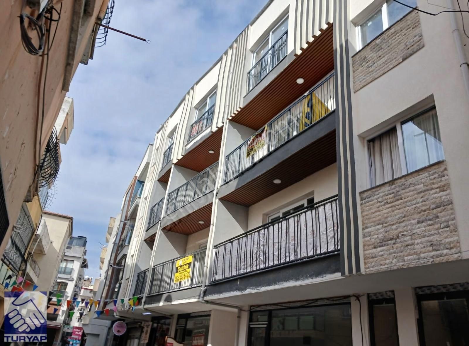 Kuşadasında Sahile 3 Dakika Yürüme Mesafesinde Kiralık 1+1 Daire