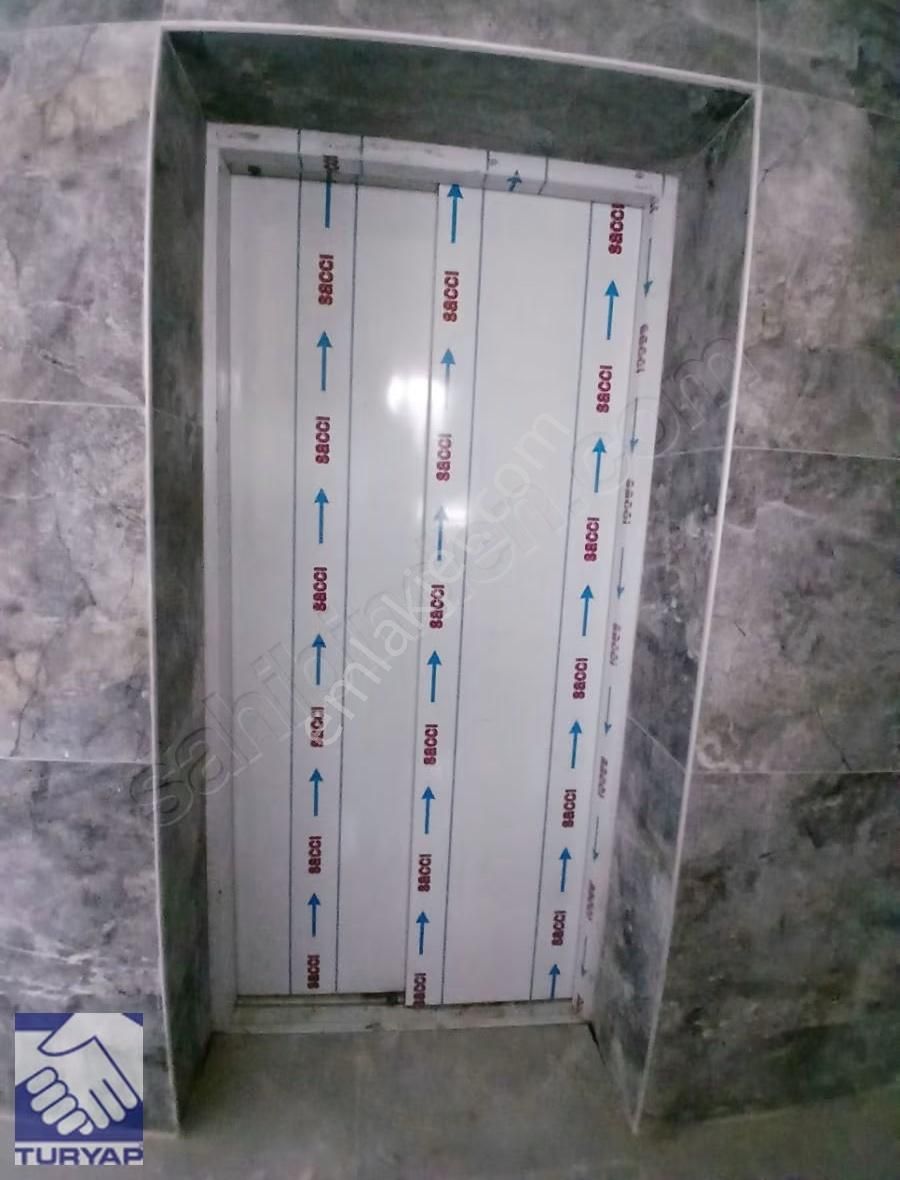 Kuşadasında Sahile 3 Dakika Yürüme Mesafesinde Kiralık 1+1 Daire - Görsel 12