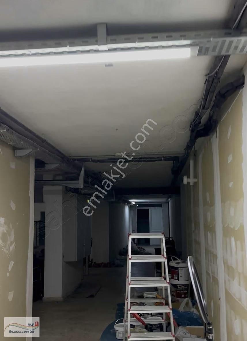 Maltepe Bağlarbaşı E 5 Yanında Kiralık 400 M2 Depo - Görsel 4