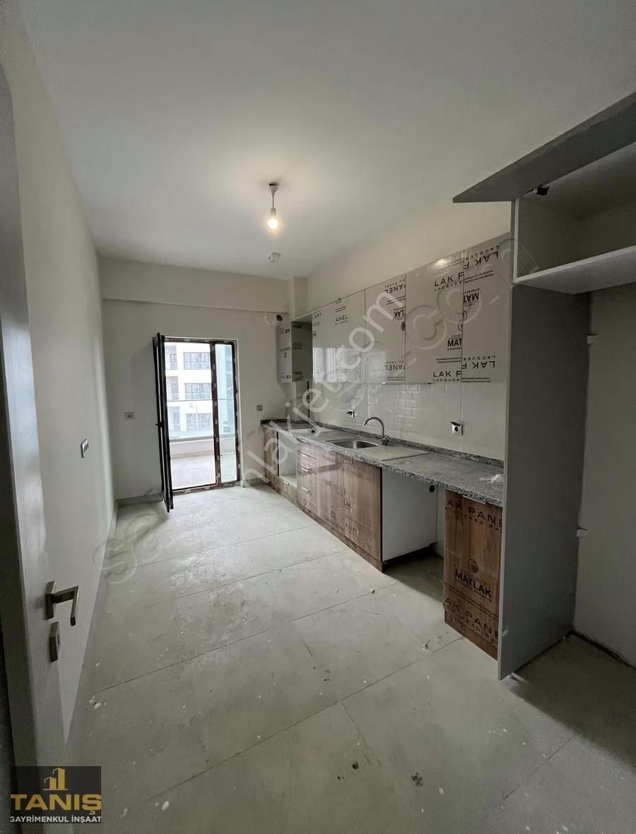 Yüreğir Ş.erkut Akbay Mah Kiralık 3+1yerden Isıtmalı Geniş Daire