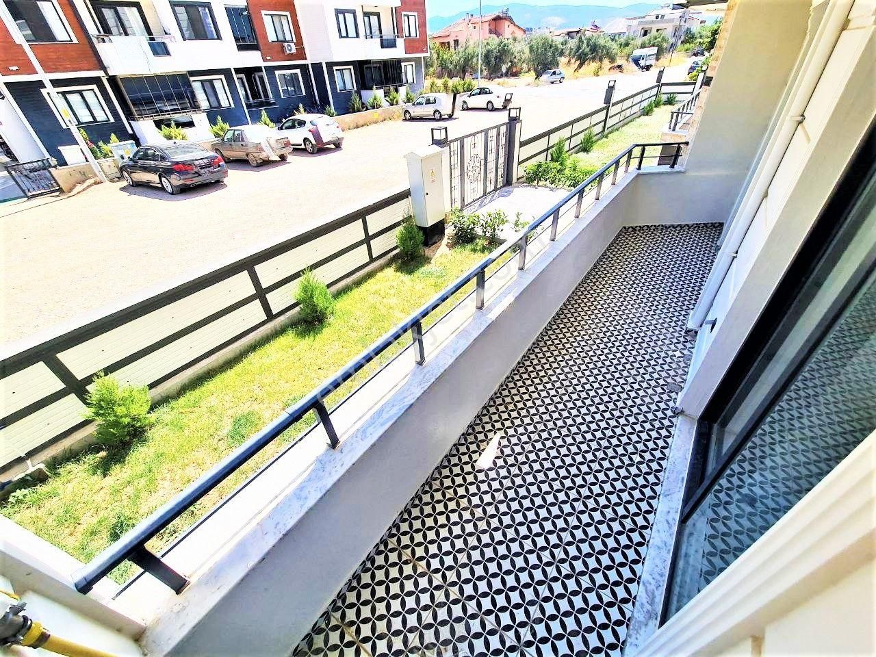 Aygül'den Burhaniye'de Doğalgazlı Ön Cephe Yüksek Giriş Asansörlü Çift Balkonlu 2+1 Kaçmaz Daireler - Görsel 10