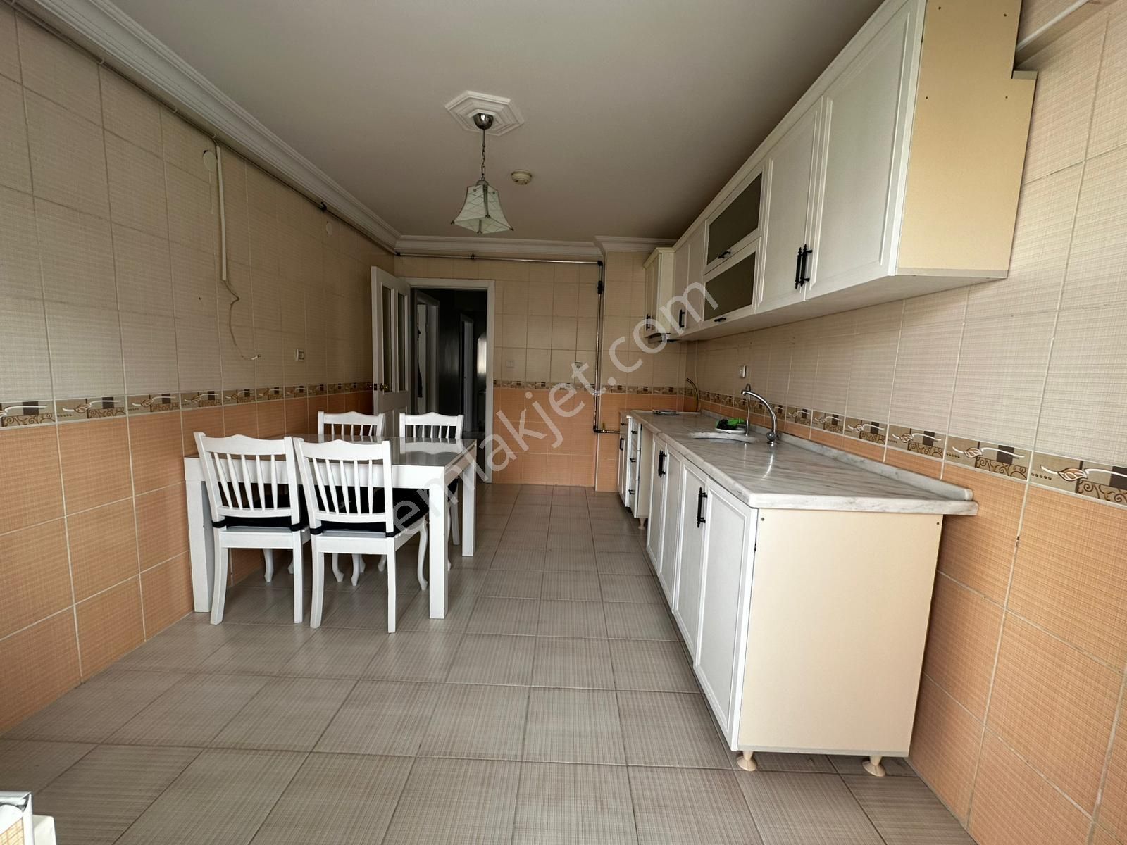 Osmangazide Asansörlü Geniş M2 Yapılı Kiralık Daire - Görsel 4