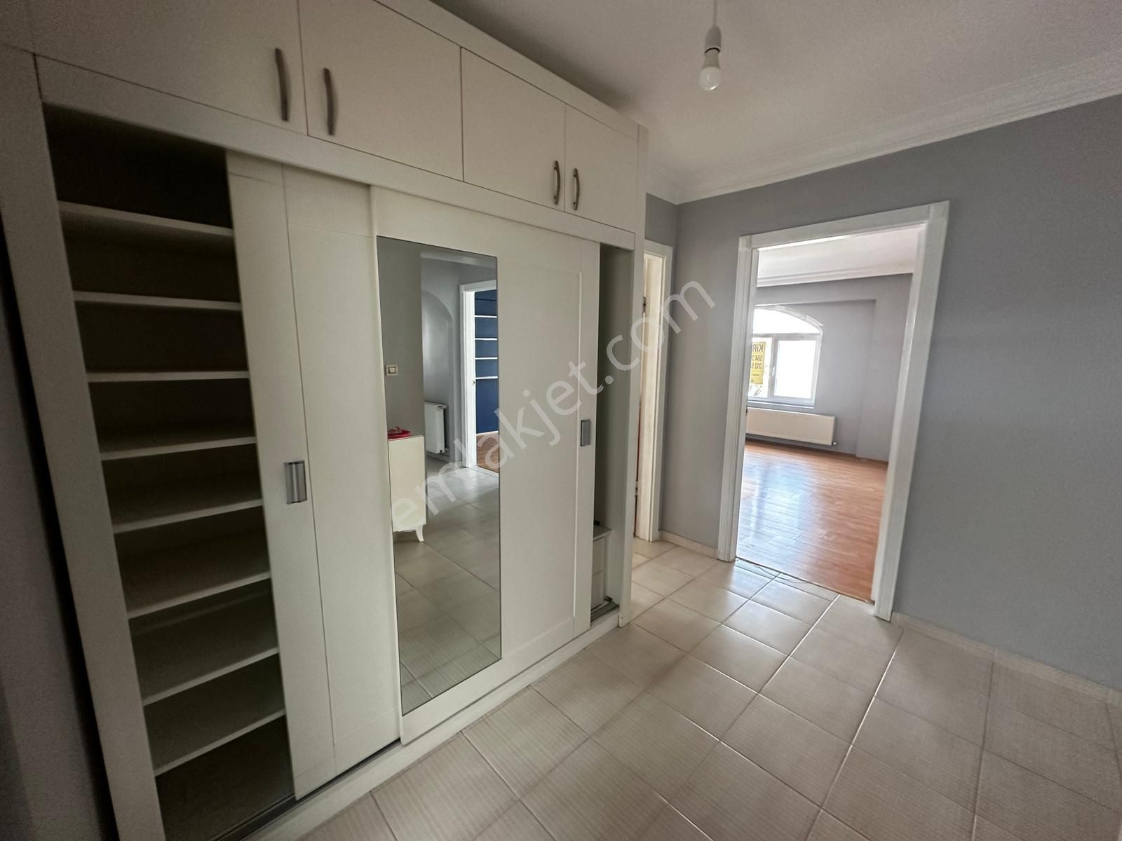 Osmangazide Asansörlü Geniş M2 Yapılı Kiralık Daire - Görsel 13