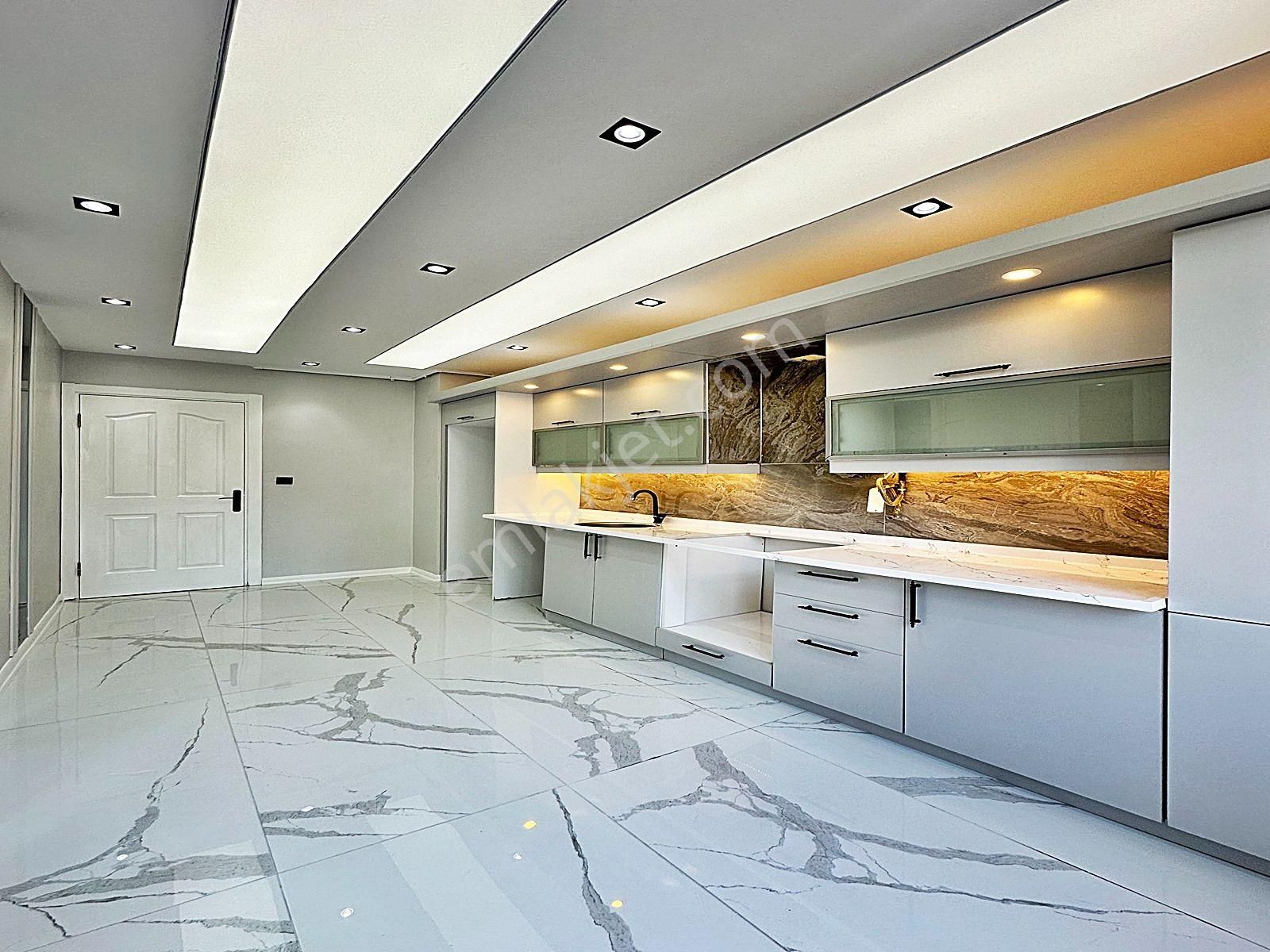 Havuzlu Güvenlikli Site İçinde 150m2 3+1 Acil Satılık Daire !!! - Görsel 6