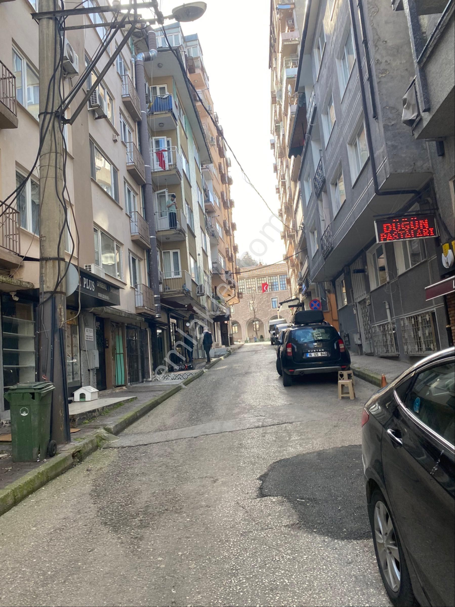 Cihangir Emlaktan Altıparmak Caddeye Çok Yakın Konumda Satılık Asansörlü Kelepir Daire - Görsel 33