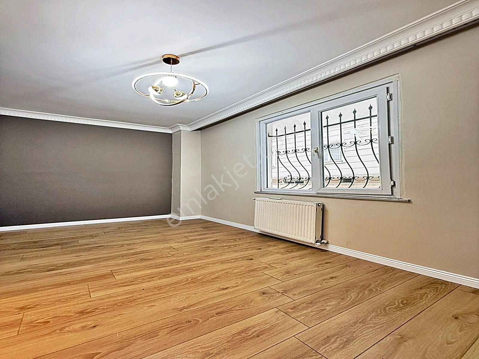 Beylikdüzü Kavaklı'da Bahçeli 2+1 Ultra Lüks Dekorlu Giriş Kat Daire !!! - Görsel 18