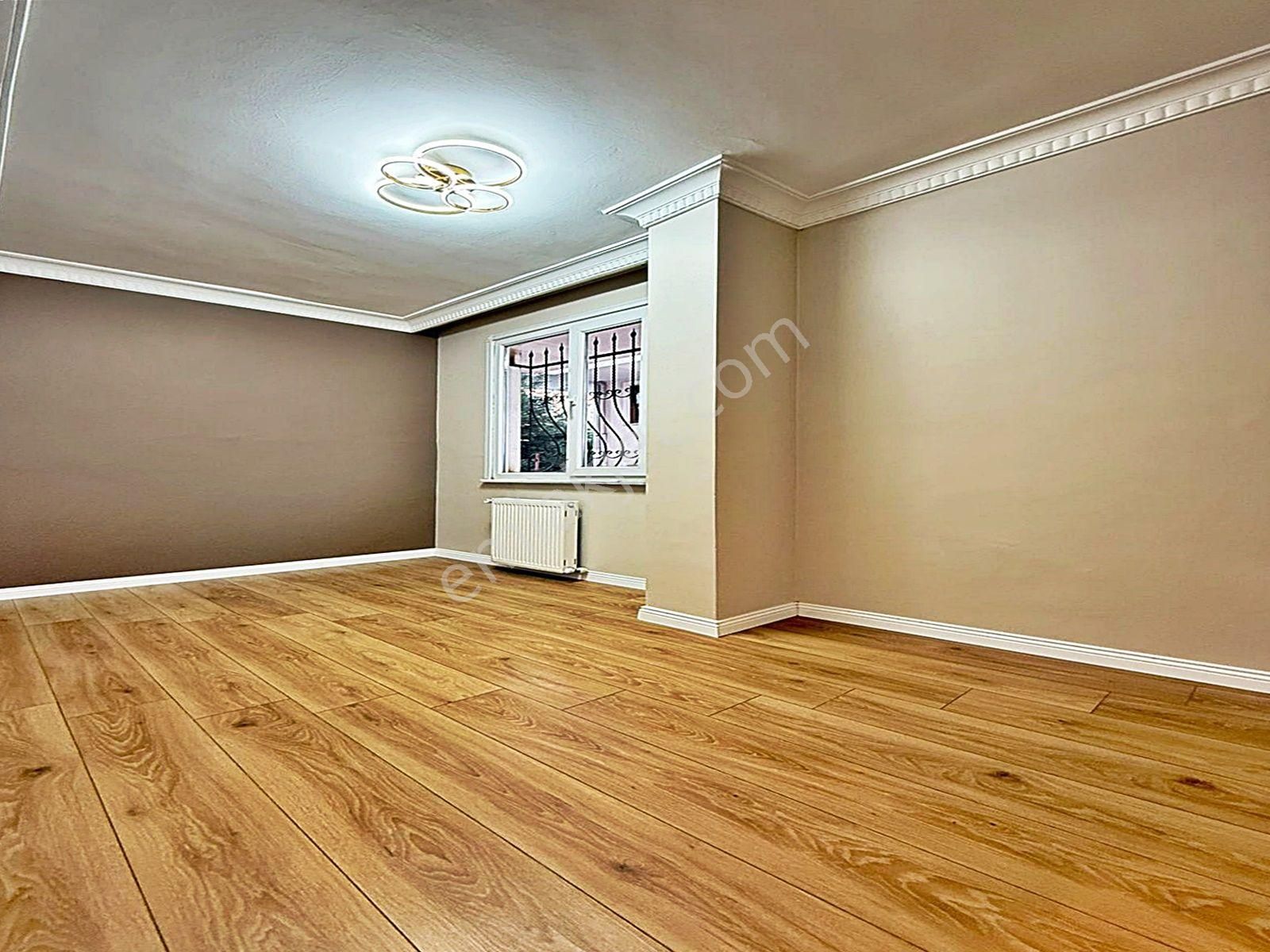 Beylikdüzü Kavaklı'da Bahçeli 2+1 Ultra Lüks Dekorlu Giriş Kat Daire !!! - Görsel 11