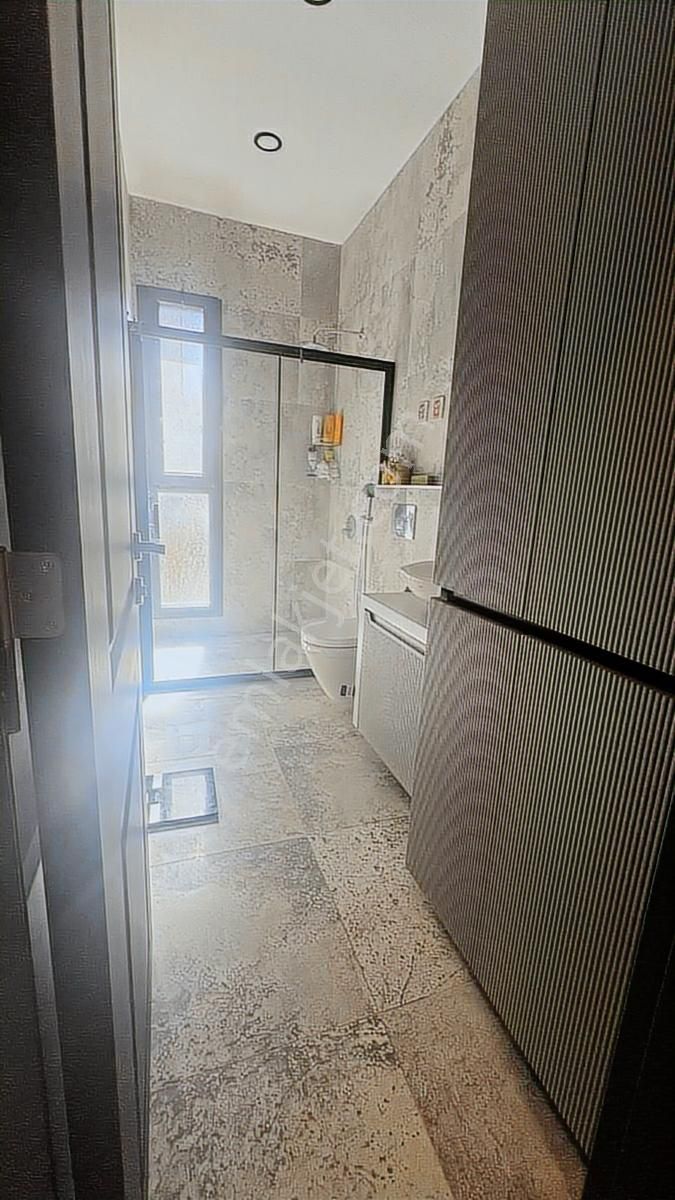 Kuşadası,marina Mevki,özel Havuzlu&jakuzi&sauna,acil Satılık Vil - Görsel 8