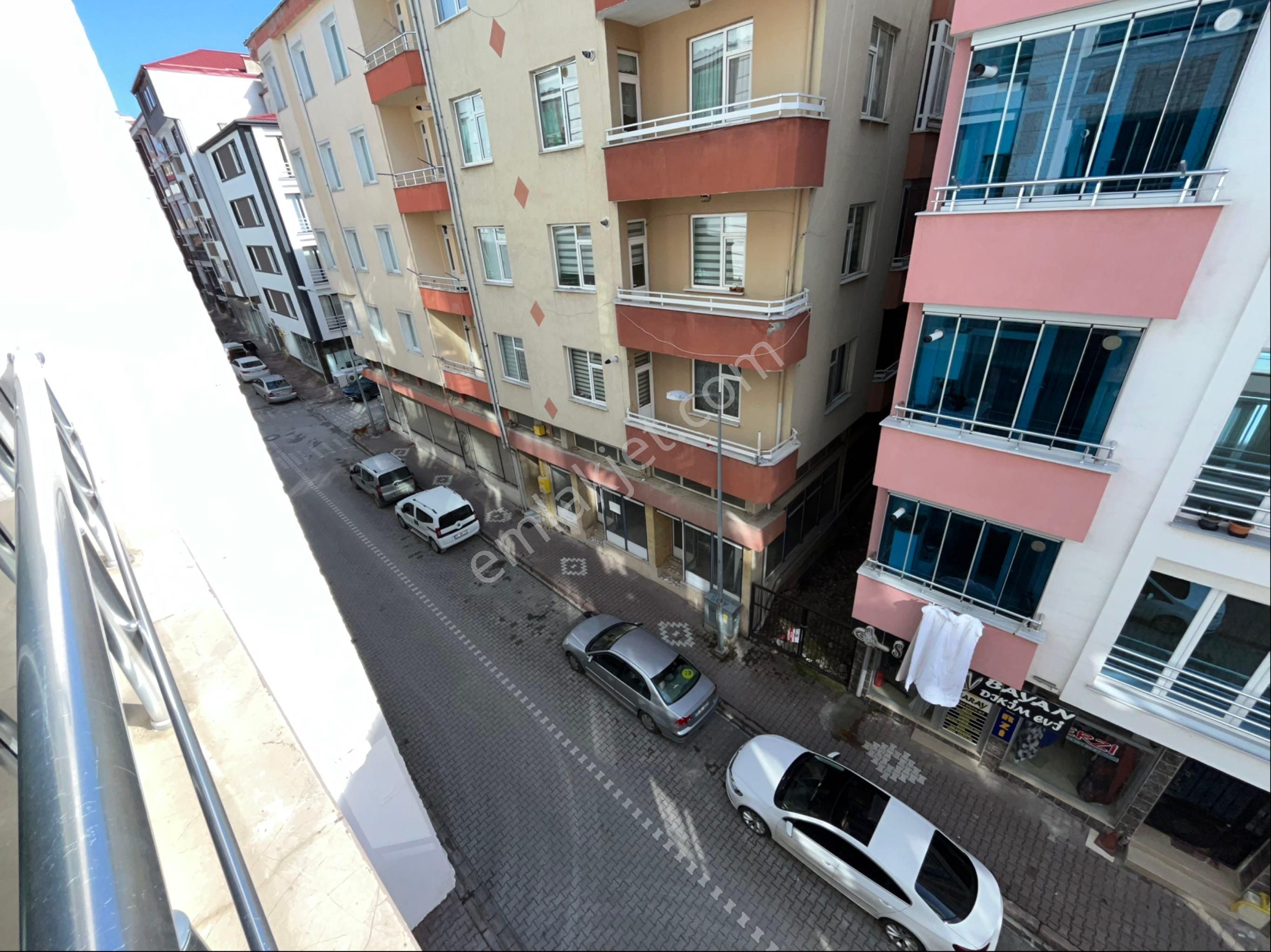 Havza 25 Mayıs Mahallesi Merkezde Satılık Ara Kat Mükemmel Daire - Görsel 8