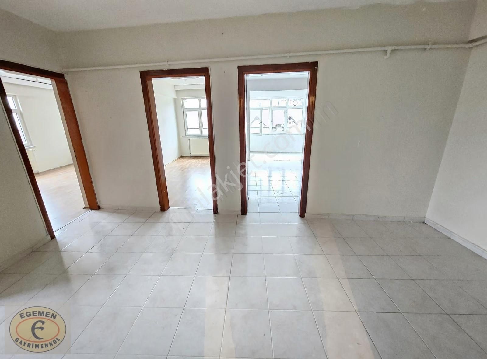 Ahmet Yesevi Mahallesinde 2+1 Cadde Üstü Kiralık Daire