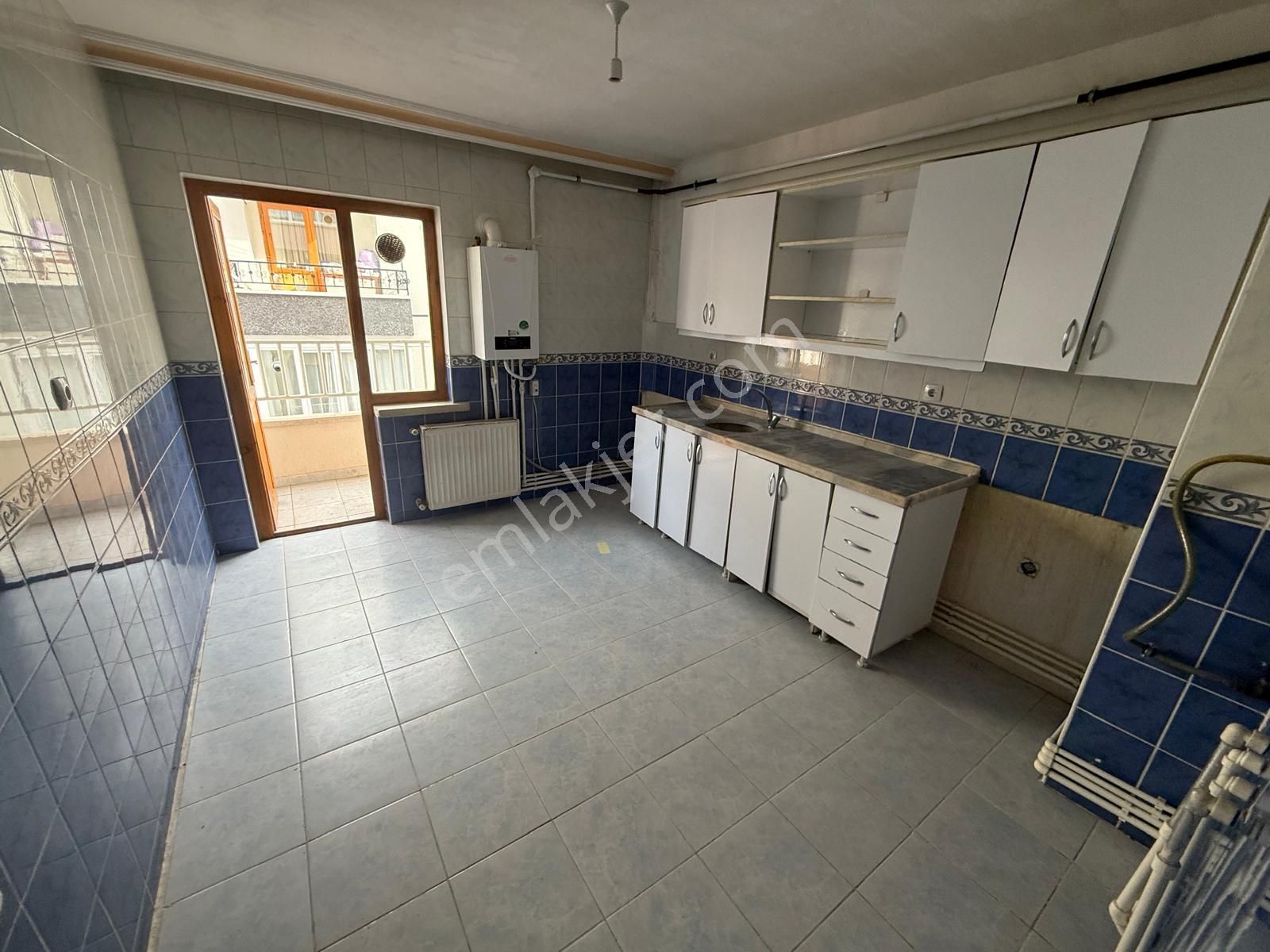 Andiçen De 2.ara Katta Gönlübol Caddesi Üzerinde 3+1 Yetkili Dairemiz