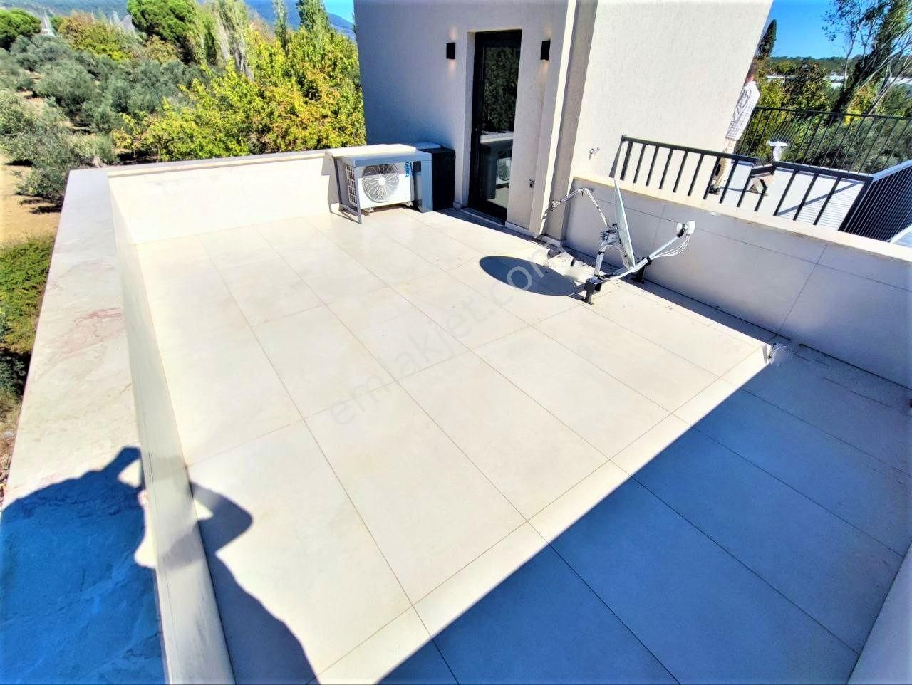 Güre'de Aygülden Sıfır Nezih Site İçi Tam Bağımsız Havuzlu Doğa İle İç İçe Muteşem 4+1 Satılık Villa - Görsel 34