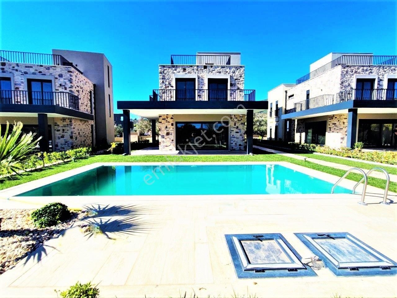 Güre'de Aygülden Sıfır Nezih Site İçi Tam Bağımsız Havuzlu Doğa İle İç İçe Muteşem 4+1 Satılık Villa - Görsel 2
