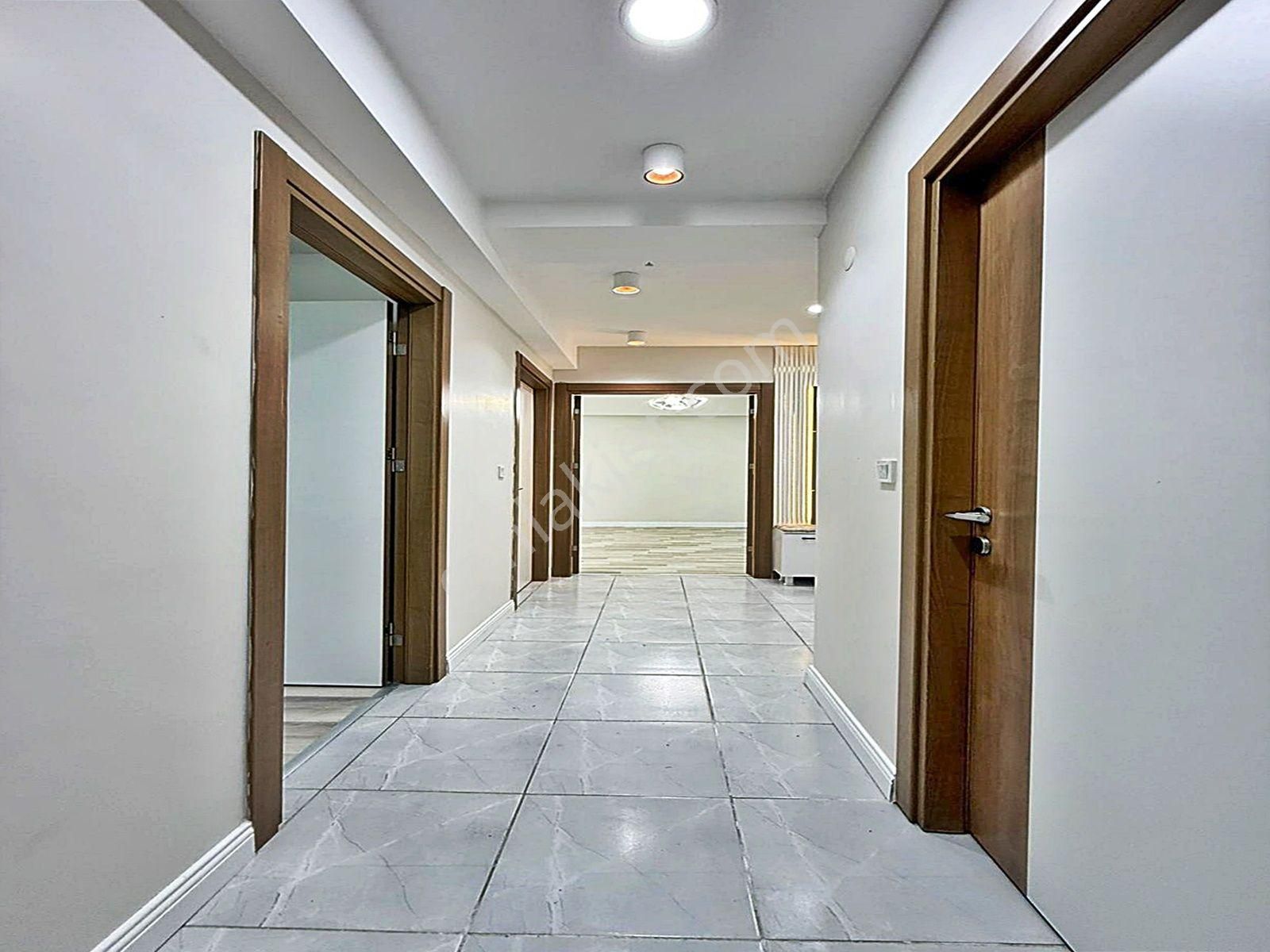 Merkezi Konumda Metrobüse Yakın Site İçinde 2+1 Lüks Daire !!! - Görsel 20