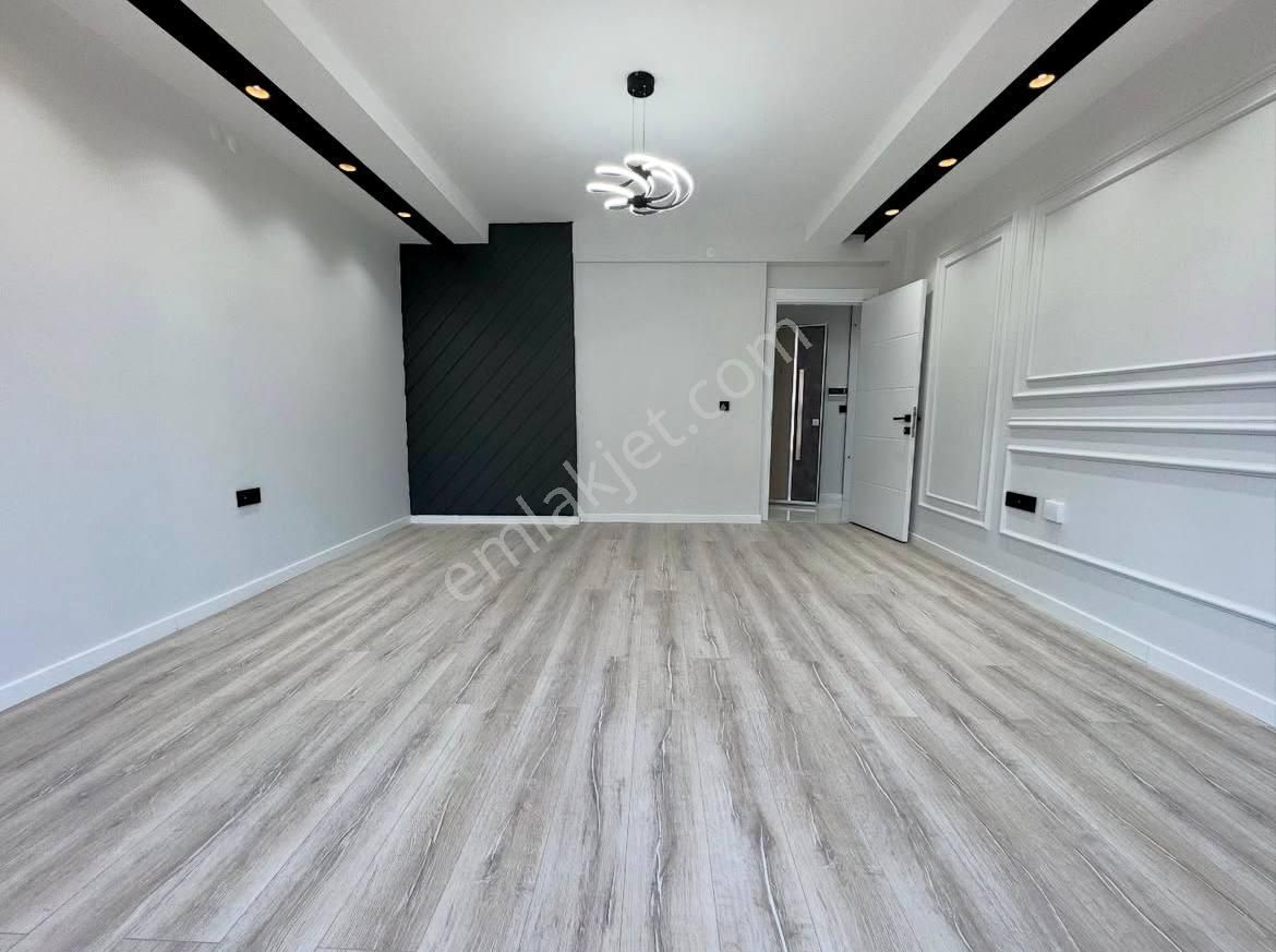 Şirinevler'de Sahibinden Kiralık 2+1 Daire Sahibi İletişim: 𝑂𝟧3𝟕' - 244' - 𝑂4𝟧1' 🔐 - Görsel 8