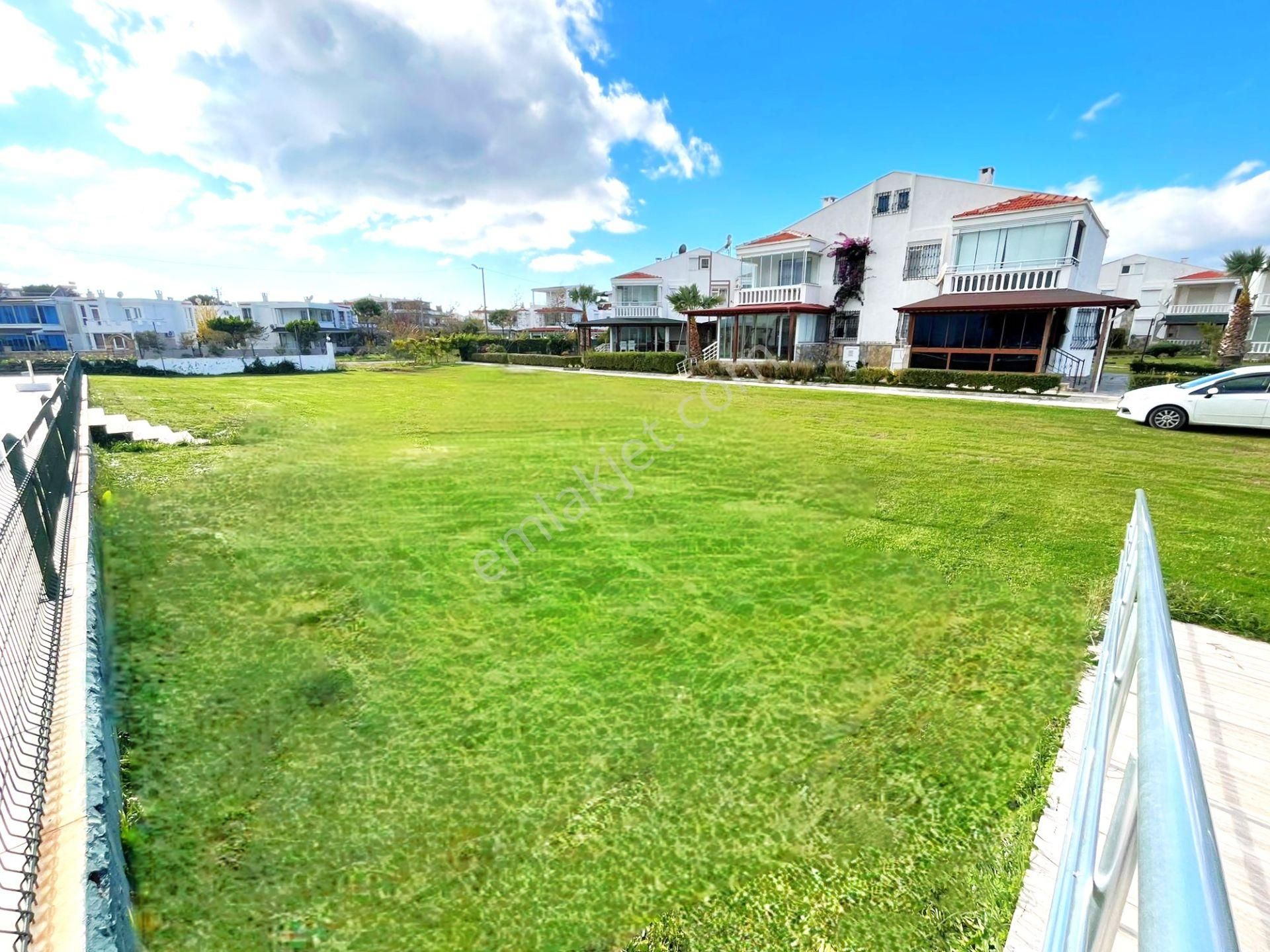 Tek Yetkili Aygül'den Güre'de Geniş Bahçe Peyzajlı Denize Sıfır Site İçinde Havuzlu 3+1satılık Villa - Görsel 35