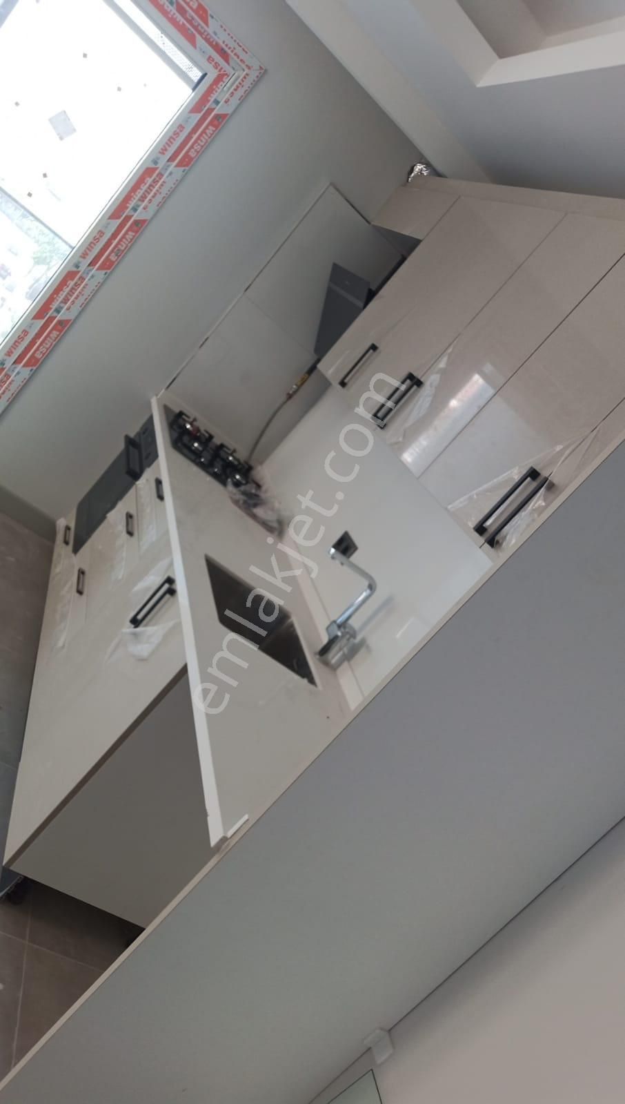 Kartal Çavuşoğlu 2+1 Kombi Asansör Salon+açık Mutfak - Görsel 9