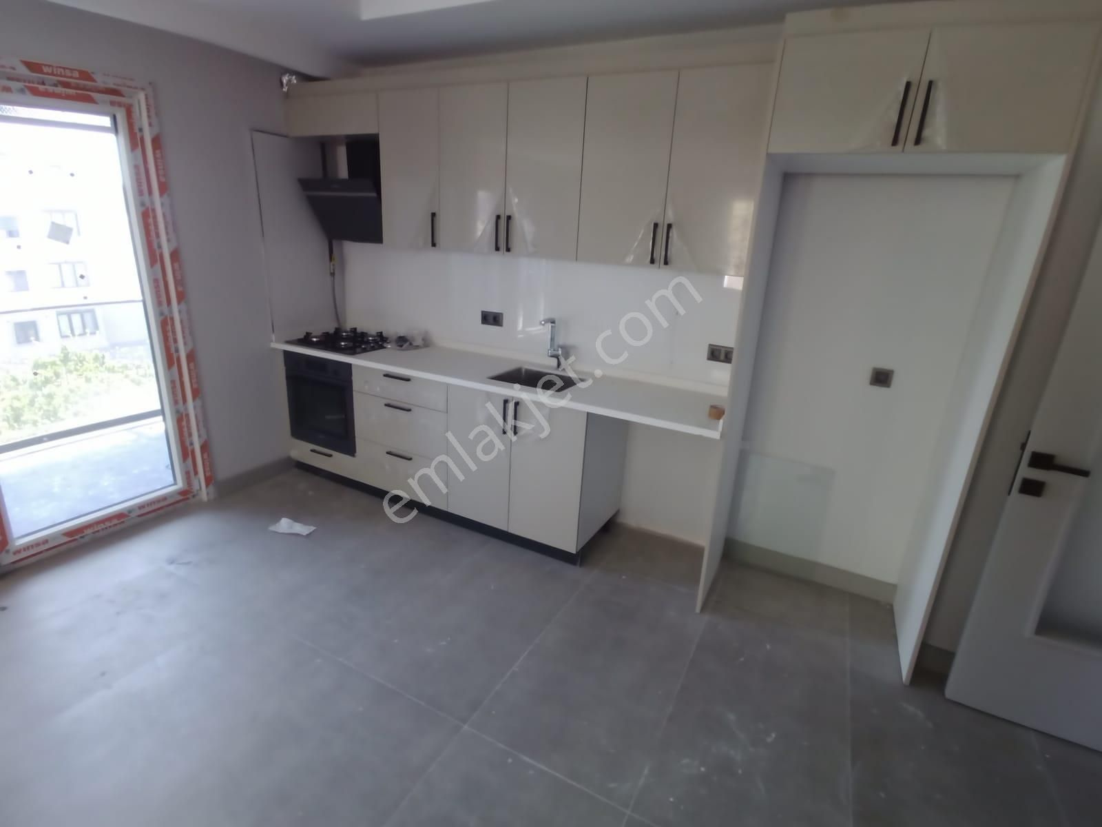 Kartal Çavuşoğlu 2+1 Kombi Asansör Salon+açık Mutfak - Görsel 13