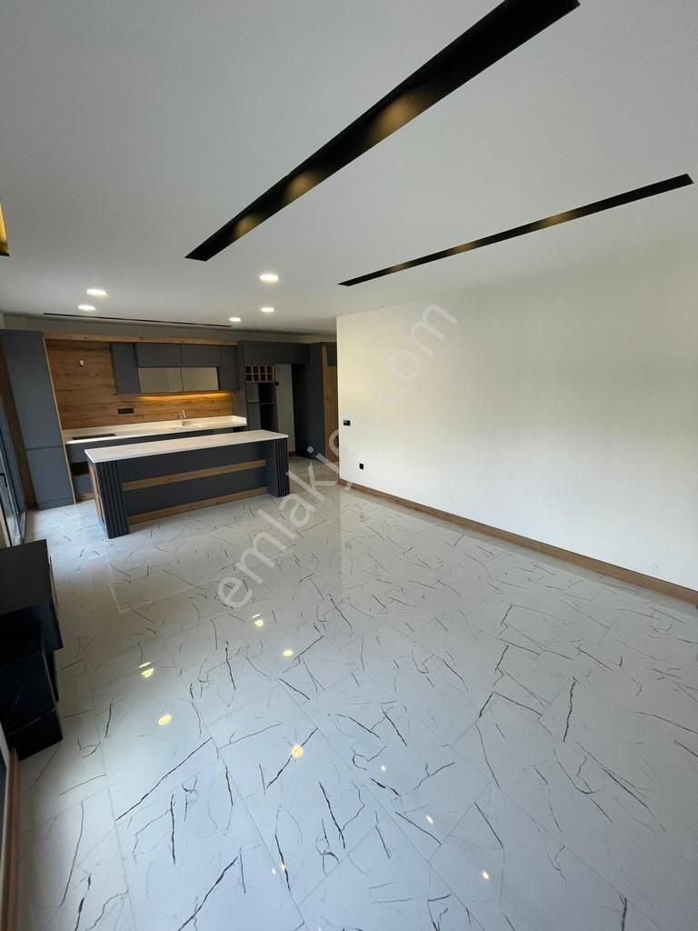 Kuşadası Ege Mahallesinde Elit Güvenlikli Havuzlu Otoparklı Sitede Arakat 3+1 Doğalgazlı - Görsel 32