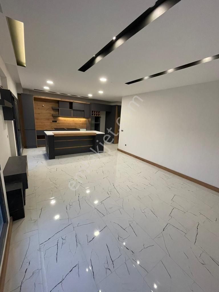 Kuşadası Ege Mahallesinde Elit Güvenlikli Havuzlu Otoparklı Sitede Arakat 3+1 Doğalgazlı - Görsel 33