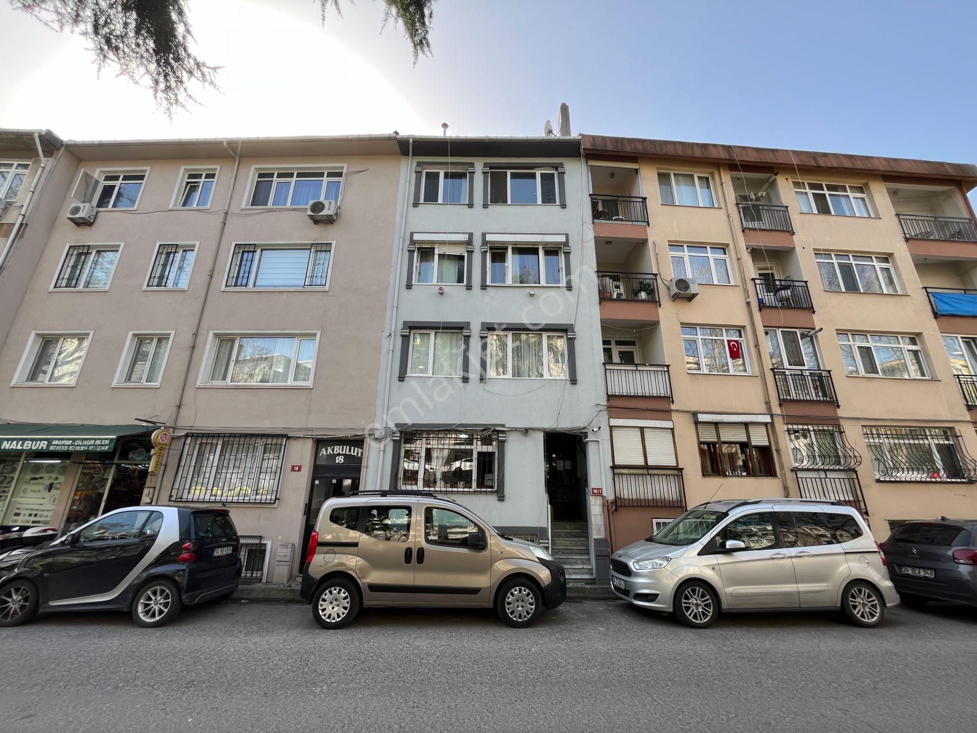 Metroya 7 Dakika! Banyo Ve Mutfağı Yenilenmiş Boyalı Kiralık 2+1