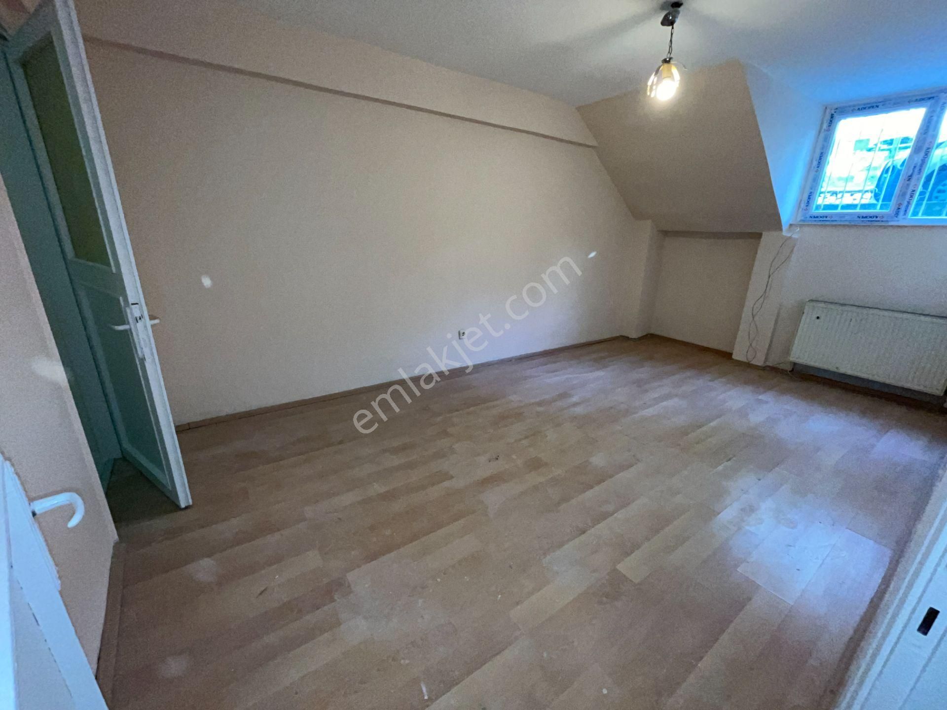 Metroya 7 Dakika! Banyo Ve Mutfağı Yenilenmiş Boyalı Kiralık 2+1 - Görsel 22