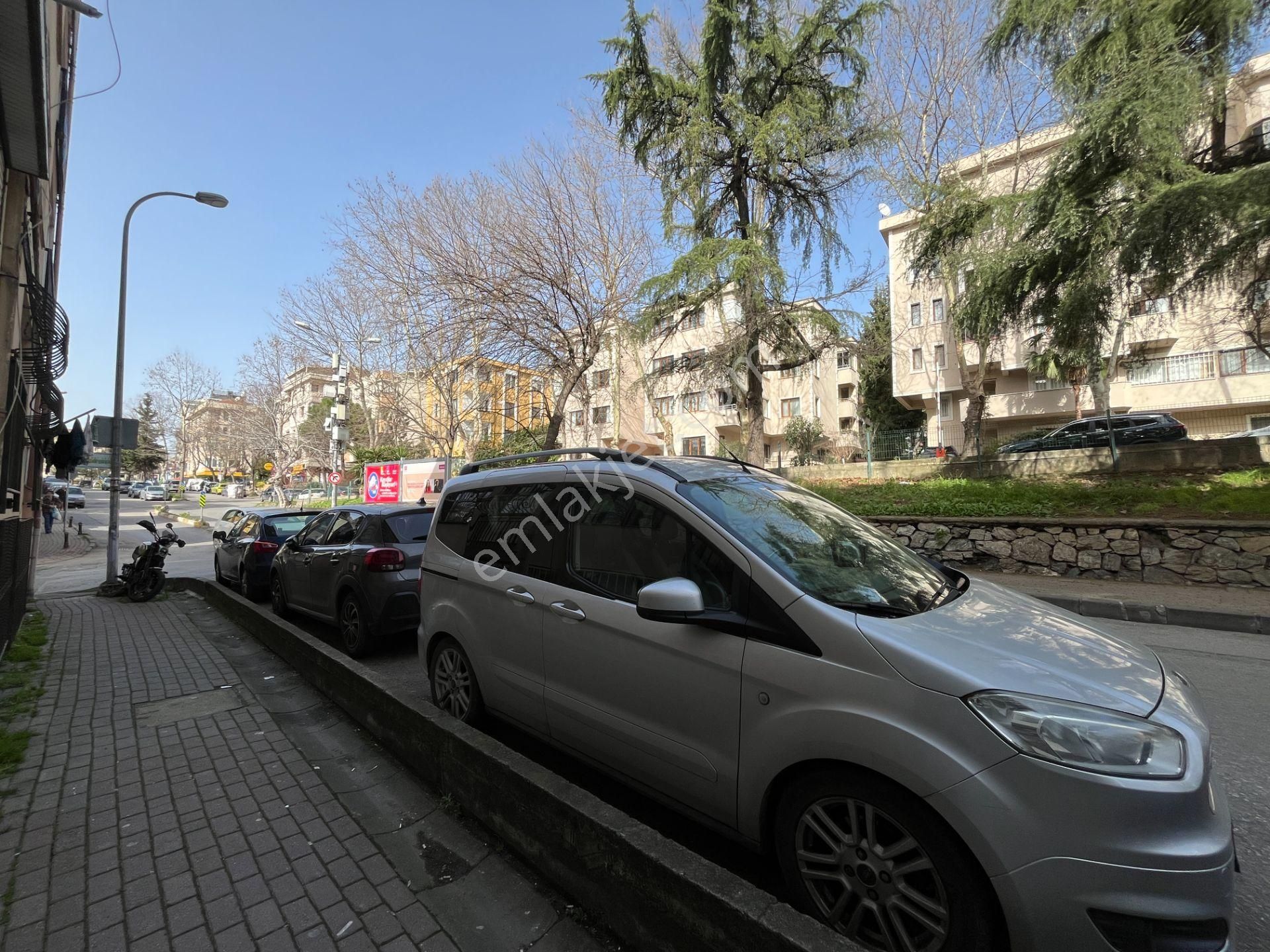 Metroya 7 Dakika! Banyo Ve Mutfağı Yenilenmiş Boyalı Kiralık 2+1 - Görsel 25