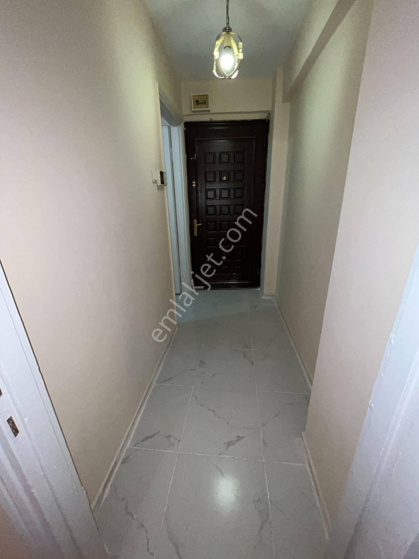 Metroya 7 Dakika! Banyo Ve Mutfağı Yenilenmiş Boyalı Kiralık 2+1 - Görsel 23