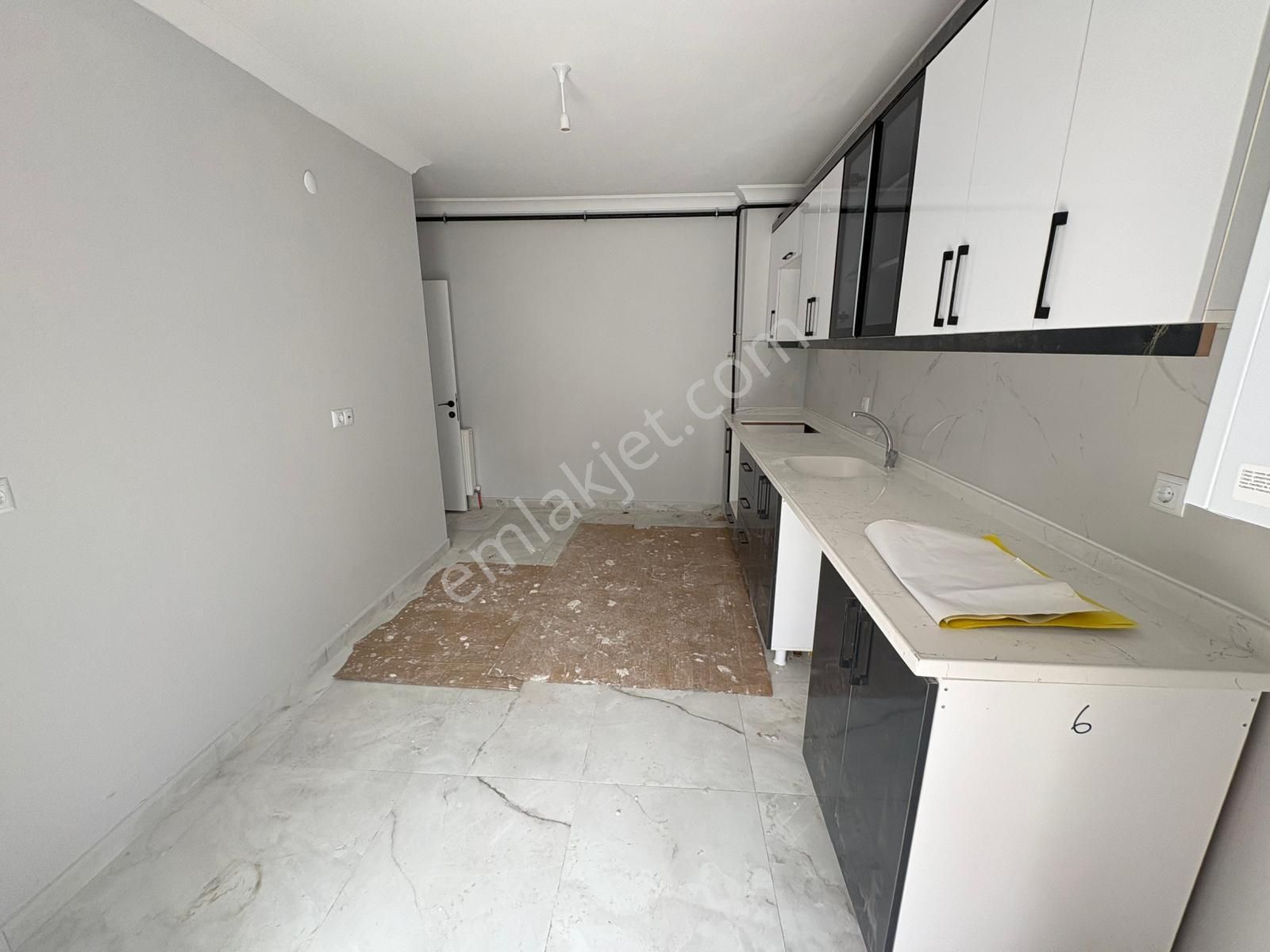 Yılmazer'den 1762 Cad Üzeri Vestiyer Duşkabin Takılı Öncephe 3+1 - Görsel 7