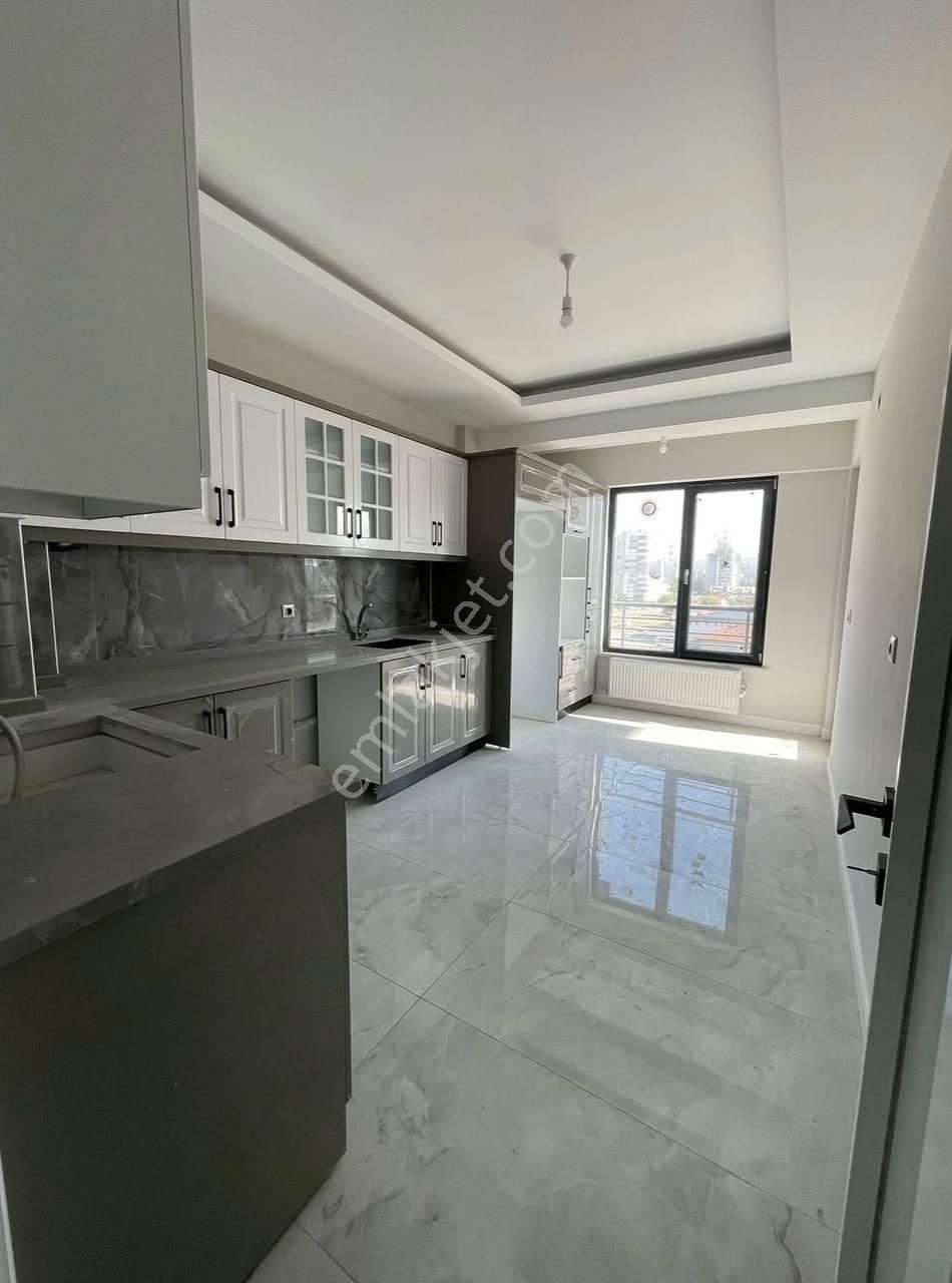 Sahibinden Sultangazi'de Kiralık 2+1 Daire Sahibi İletişim: 𝑂𝟧3𝟕' - 244' - 𝑂4𝟧1' ✔️ - Görsel 3