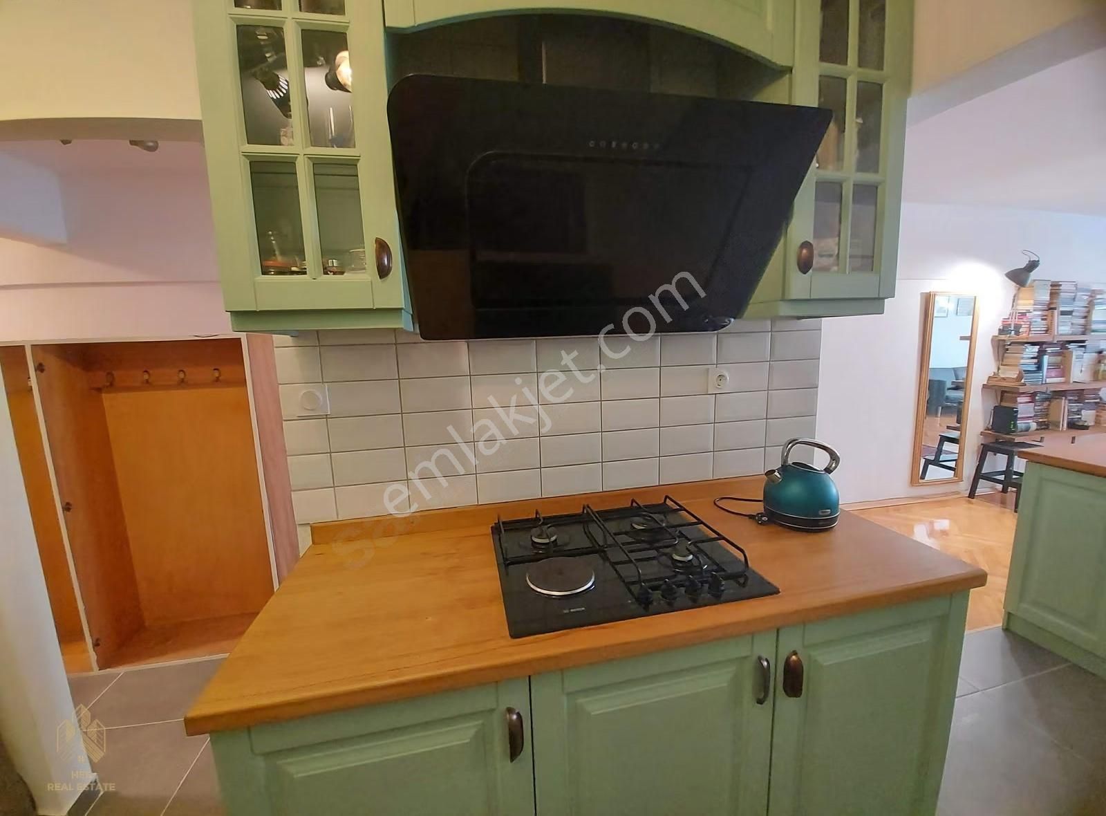 Hüsrev Gerede Caddesinde Satılık 3+1 Daire - Görsel 2